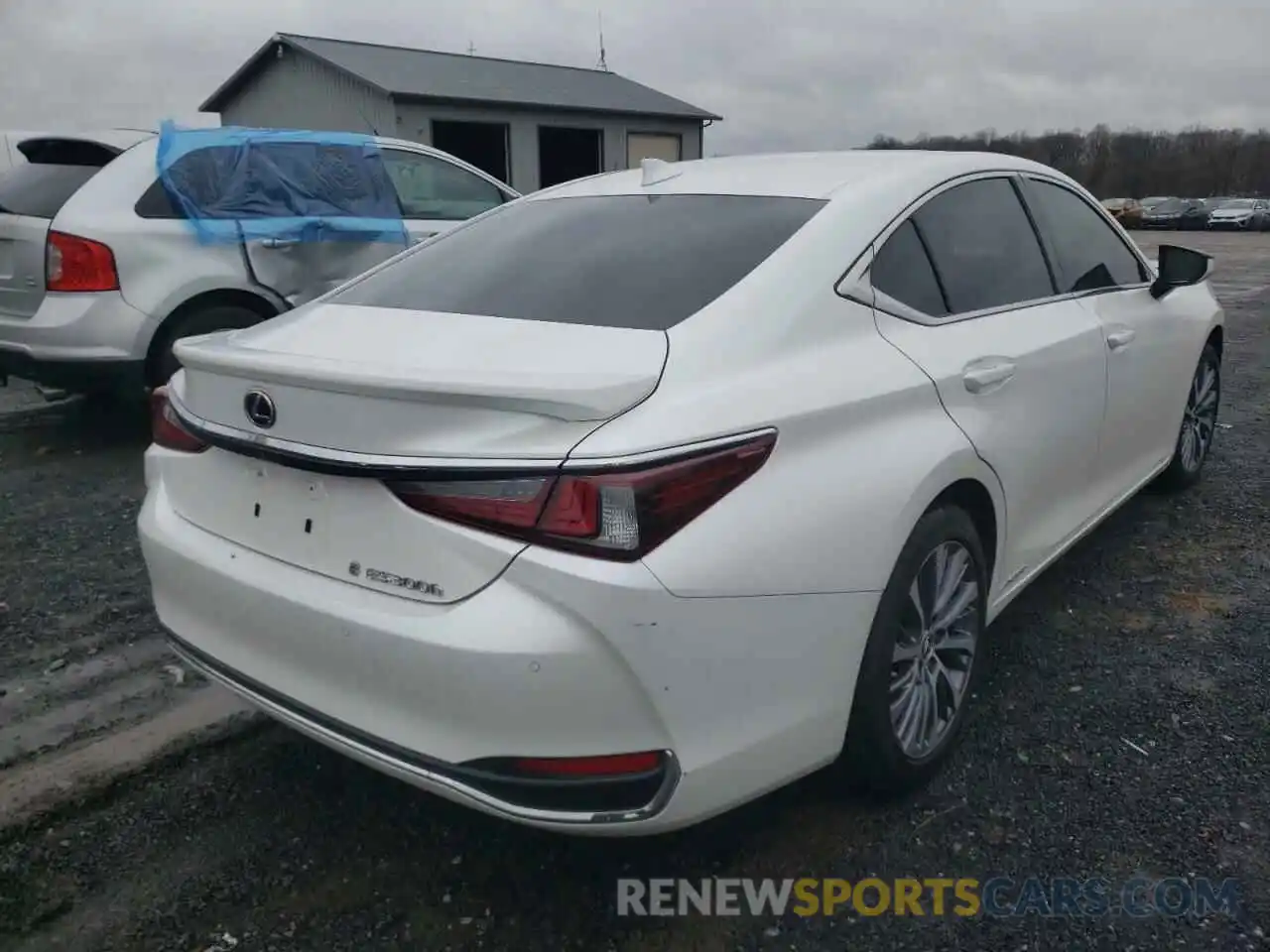 4 Photograph of a damaged car 58AD21B1XLU008664 LEXUS ES300 2020