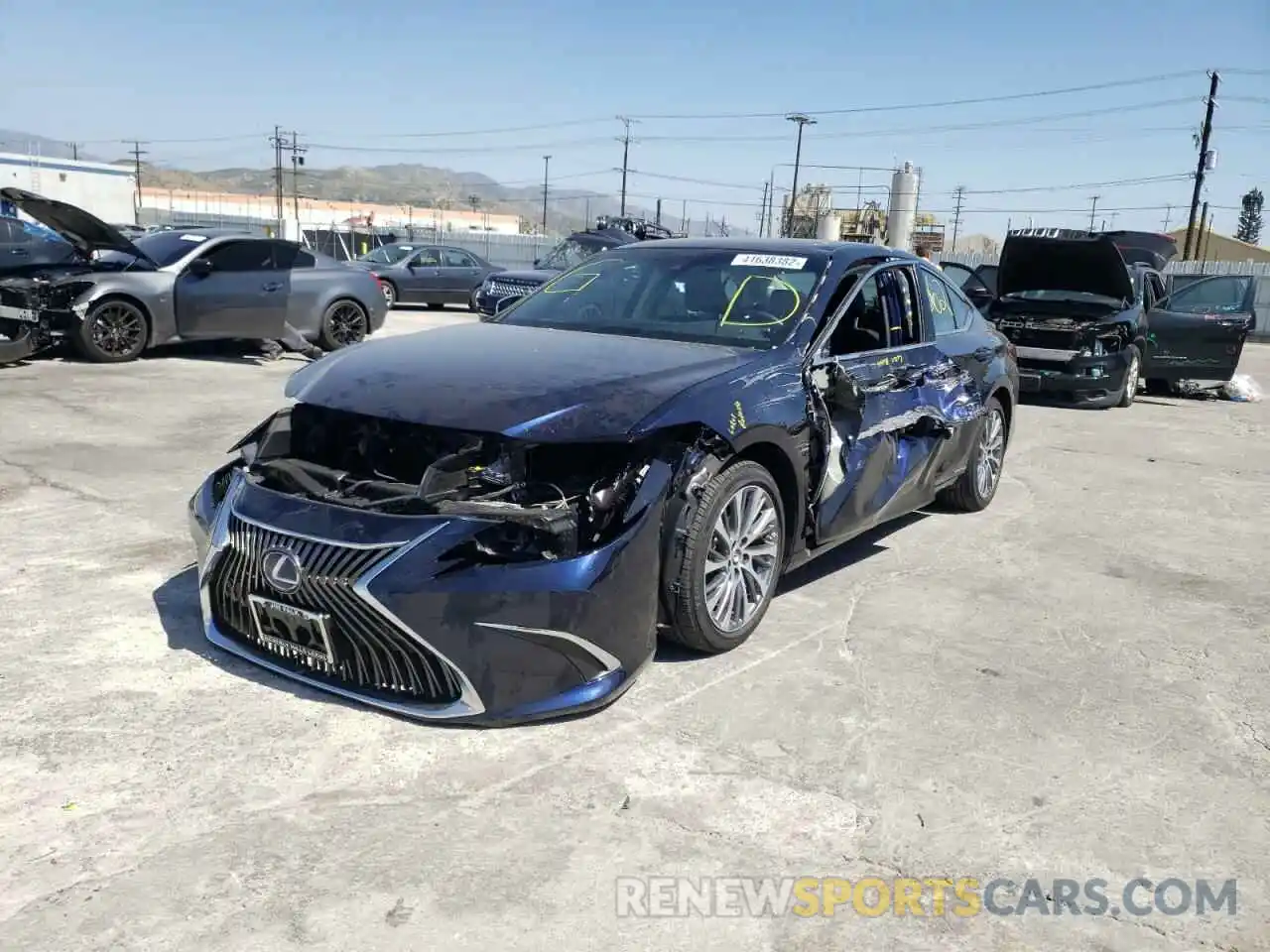 2 Фотография поврежденного автомобиля 58AD21B1XLU012133 LEXUS ES300 2020