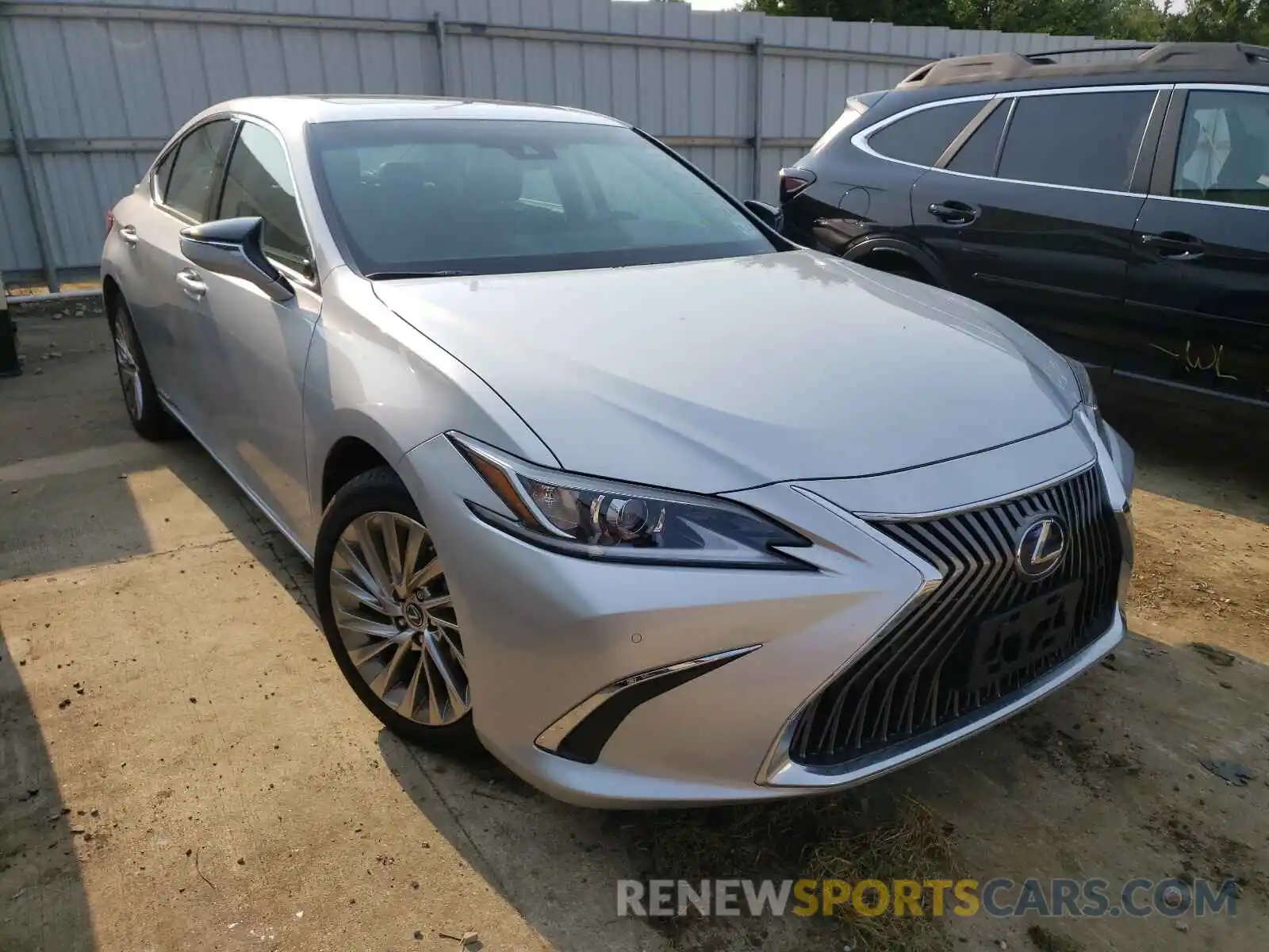 1 Photograph of a damaged car 58AE21B12LU011515 LEXUS ES300 2020