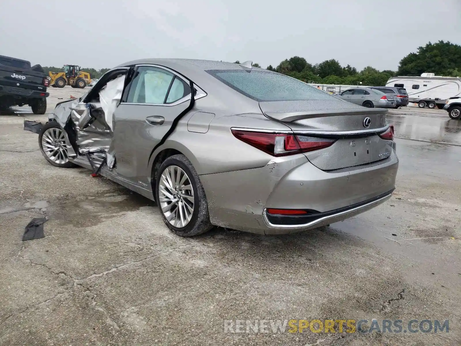 3 Photograph of a damaged car 58AE21B14LU008308 LEXUS ES300 2020