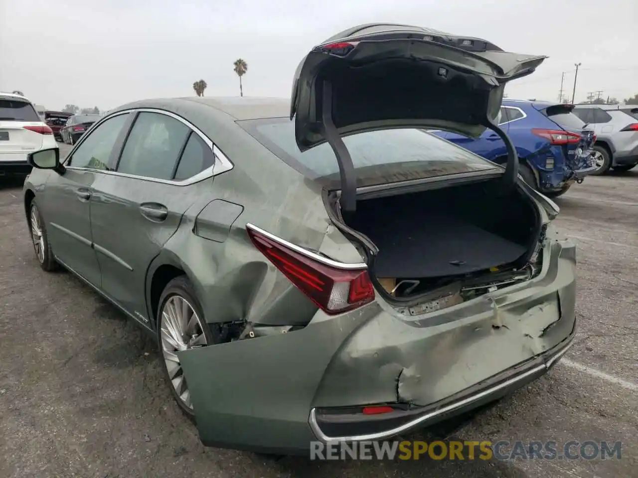 3 Photograph of a damaged car 58AE21B15LU007734 LEXUS ES300 2020