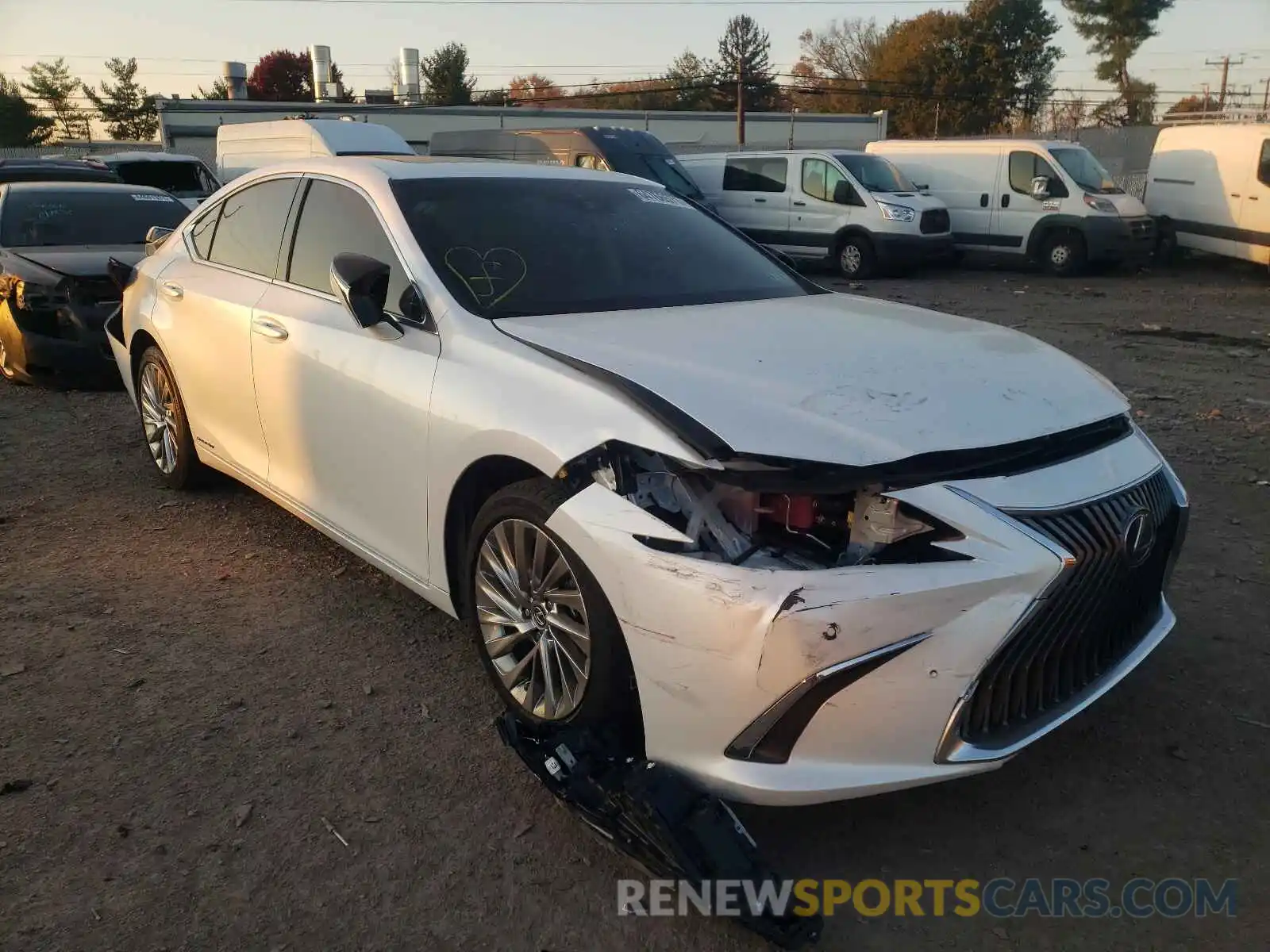 1 Photograph of a damaged car 58AE21B17LU011400 LEXUS ES300 2020