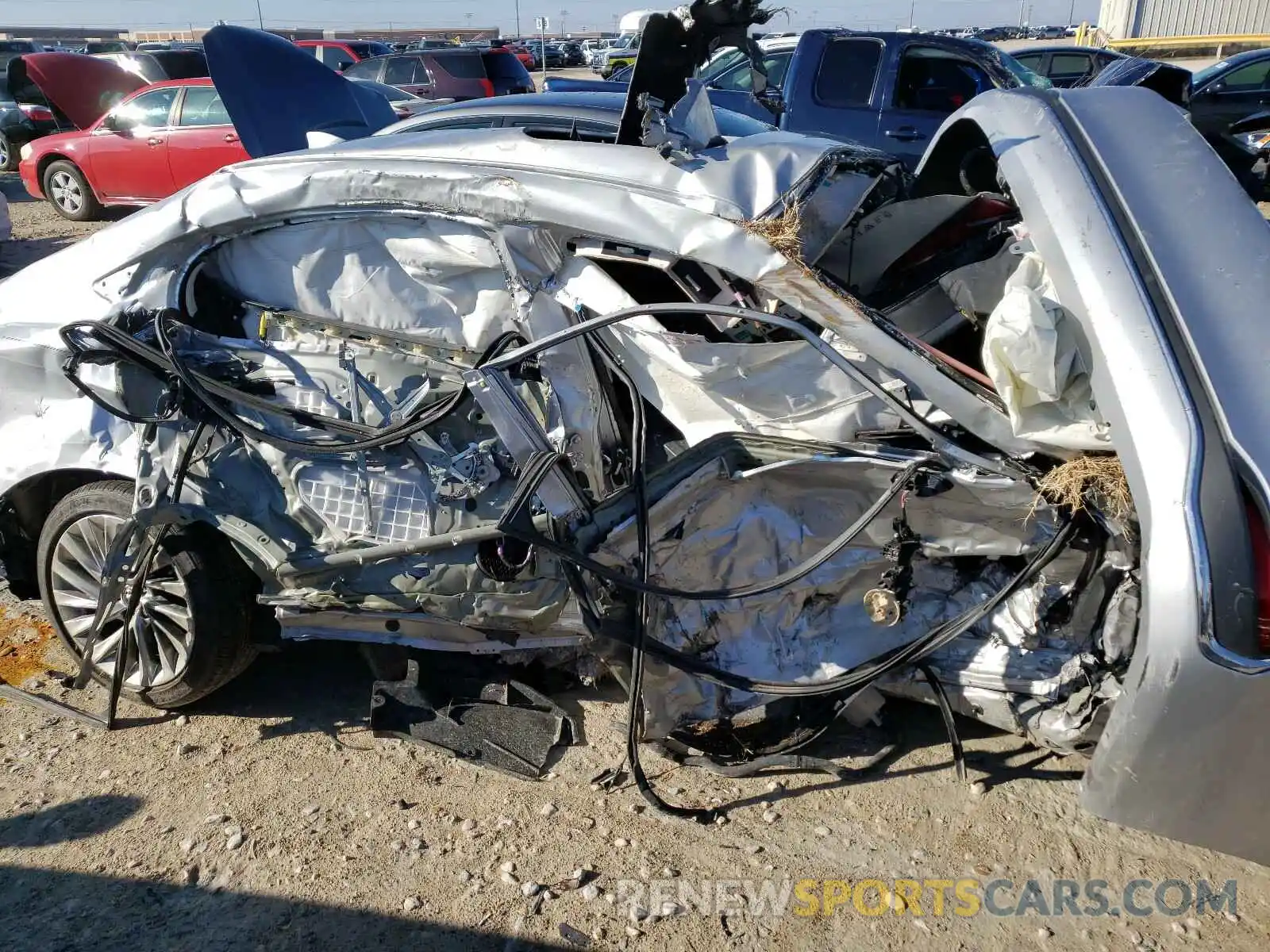 9 Photograph of a damaged car 58AE21B18LU006285 LEXUS ES300 2020