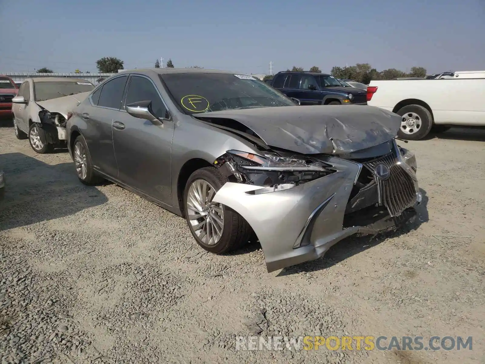 1 Photograph of a damaged car 58AE21B18LU007274 LEXUS ES300 2020