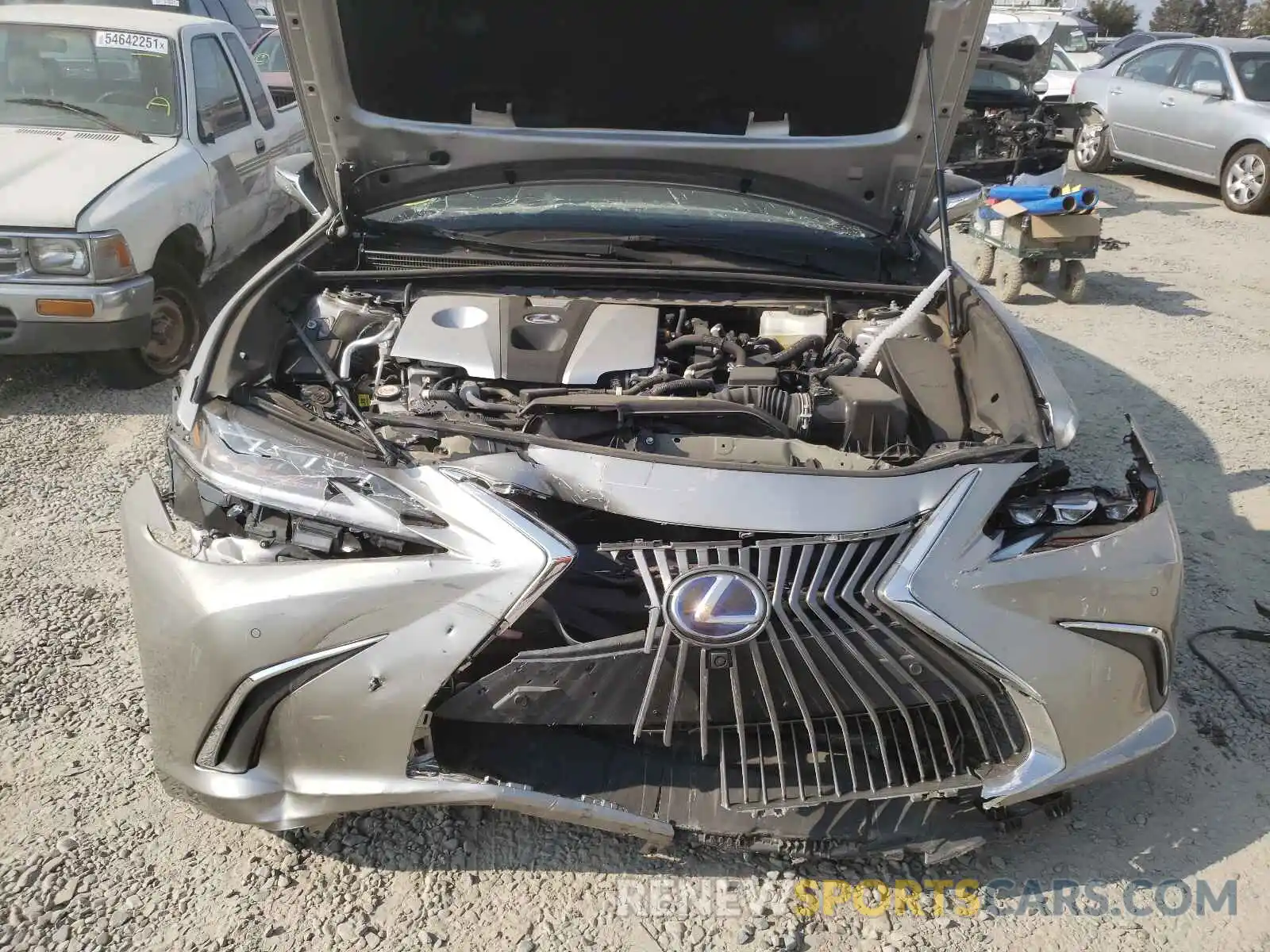 7 Photograph of a damaged car 58AE21B18LU007274 LEXUS ES300 2020