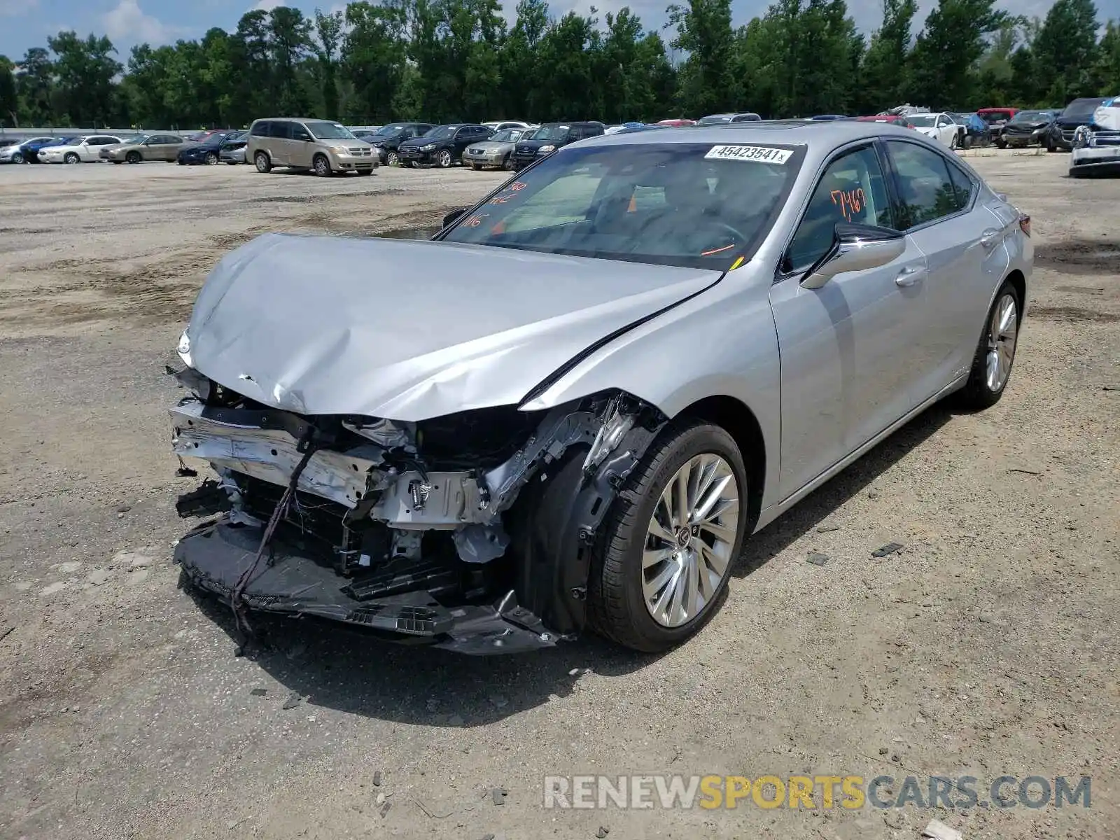 2 Photograph of a damaged car 58AF21B13LU011365 LEXUS ES300 2020