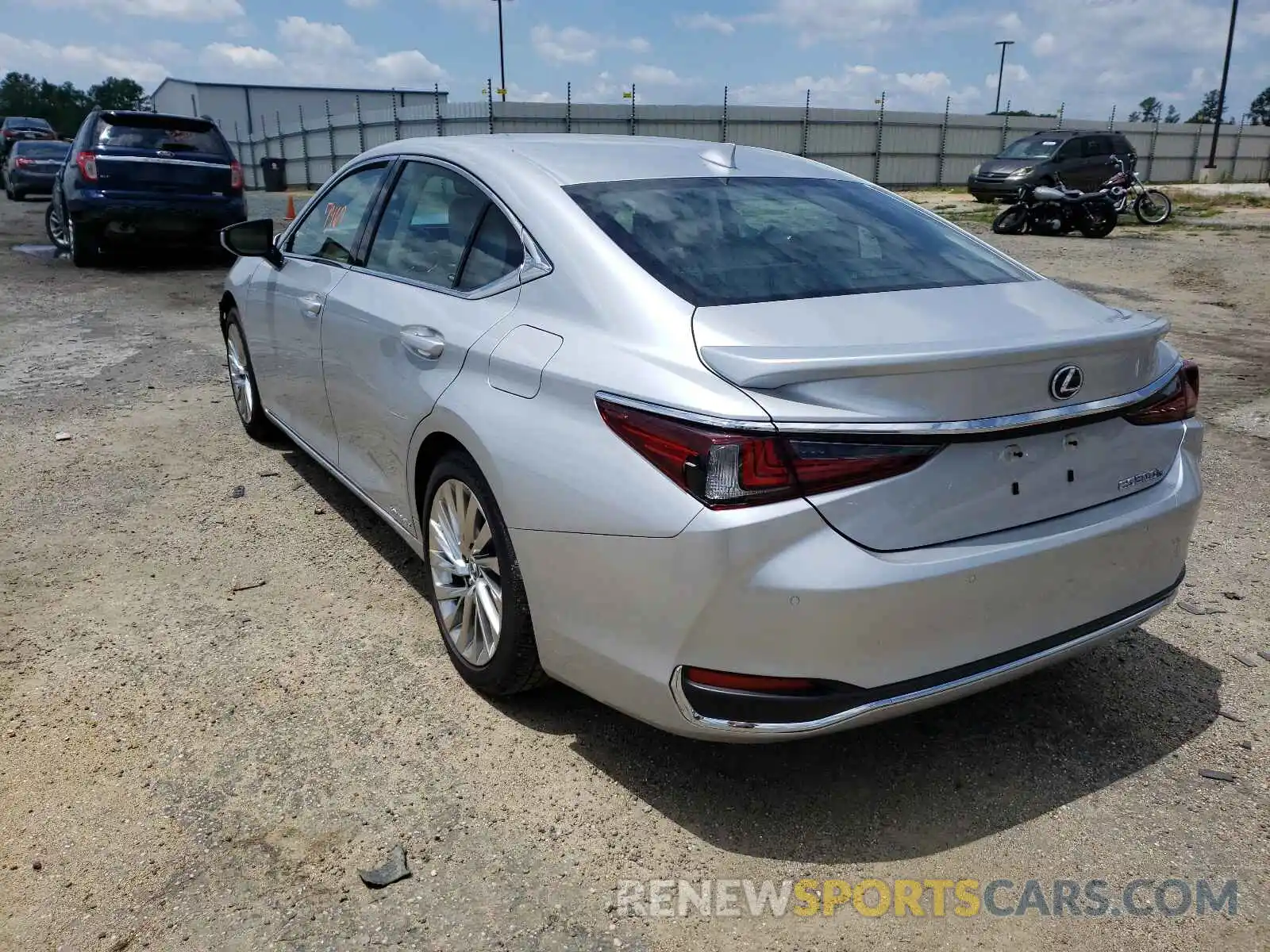 3 Photograph of a damaged car 58AF21B13LU011365 LEXUS ES300 2020