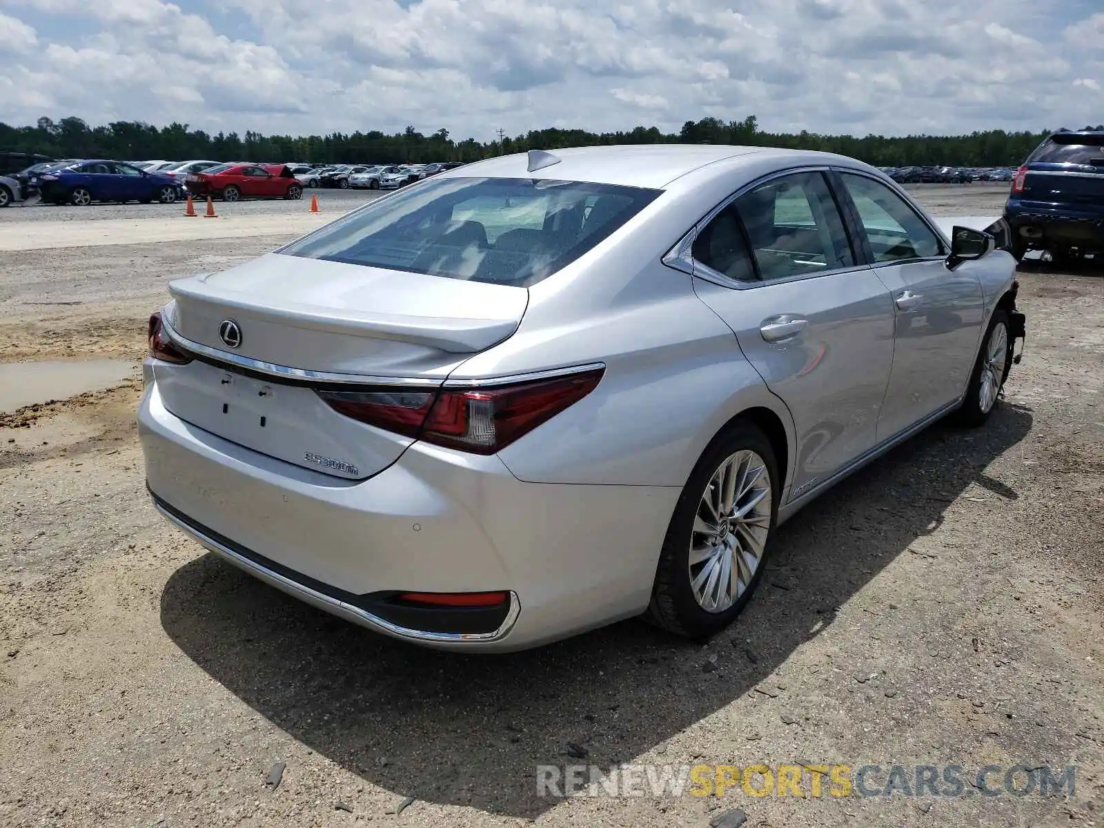 4 Photograph of a damaged car 58AF21B13LU011365 LEXUS ES300 2020