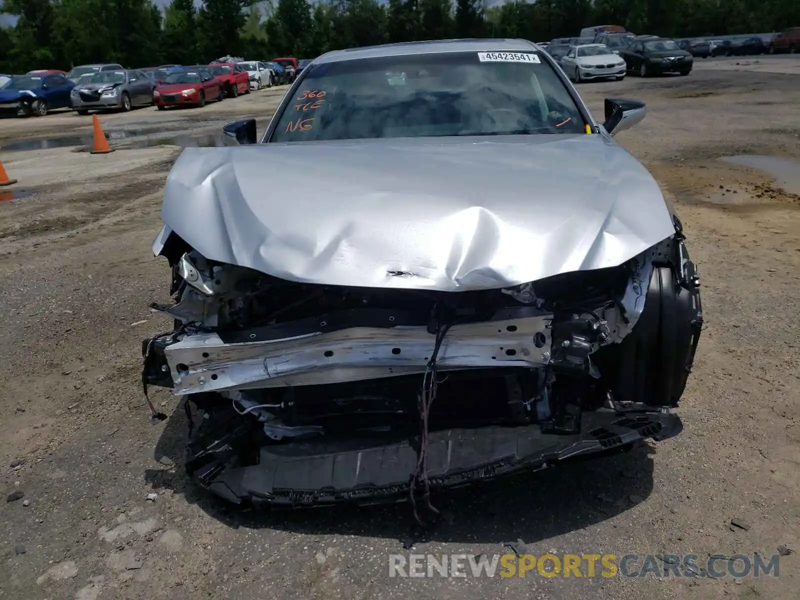 9 Photograph of a damaged car 58AF21B13LU011365 LEXUS ES300 2020