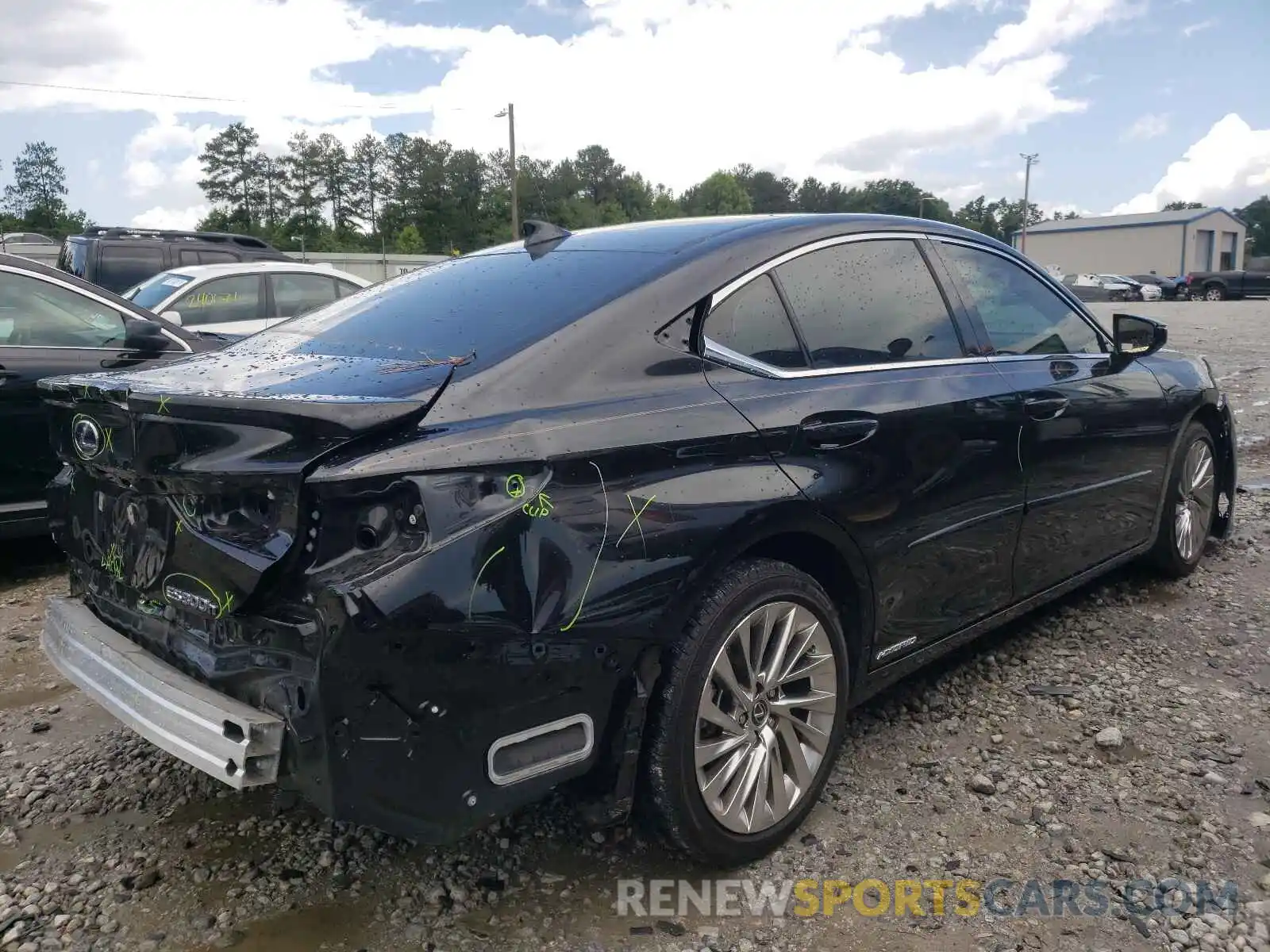 4 Photograph of a damaged car 58AF21B15LU005194 LEXUS ES300 2020