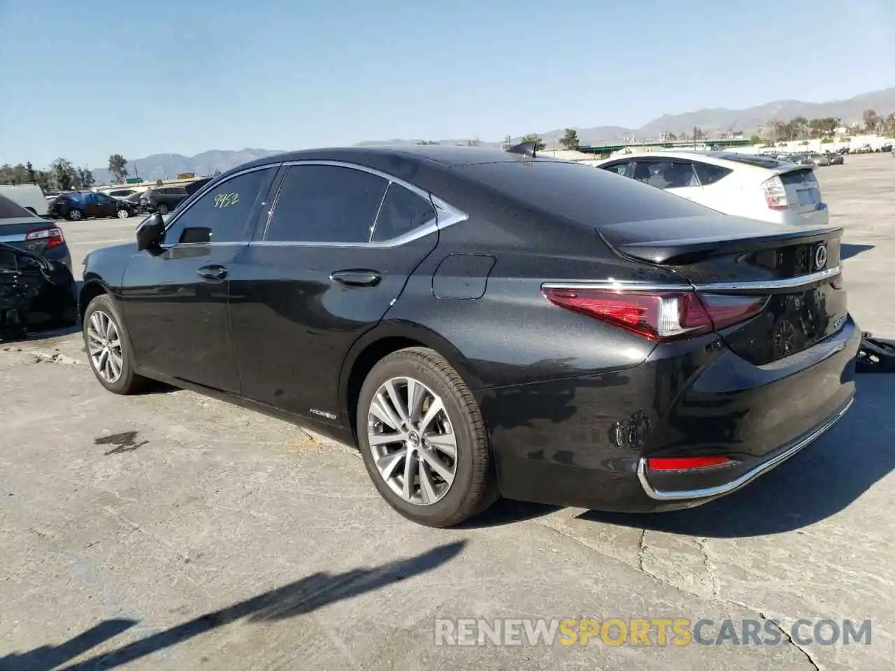 3 Photograph of a damaged car 58ACA1C11MU006638 LEXUS ES300 2021