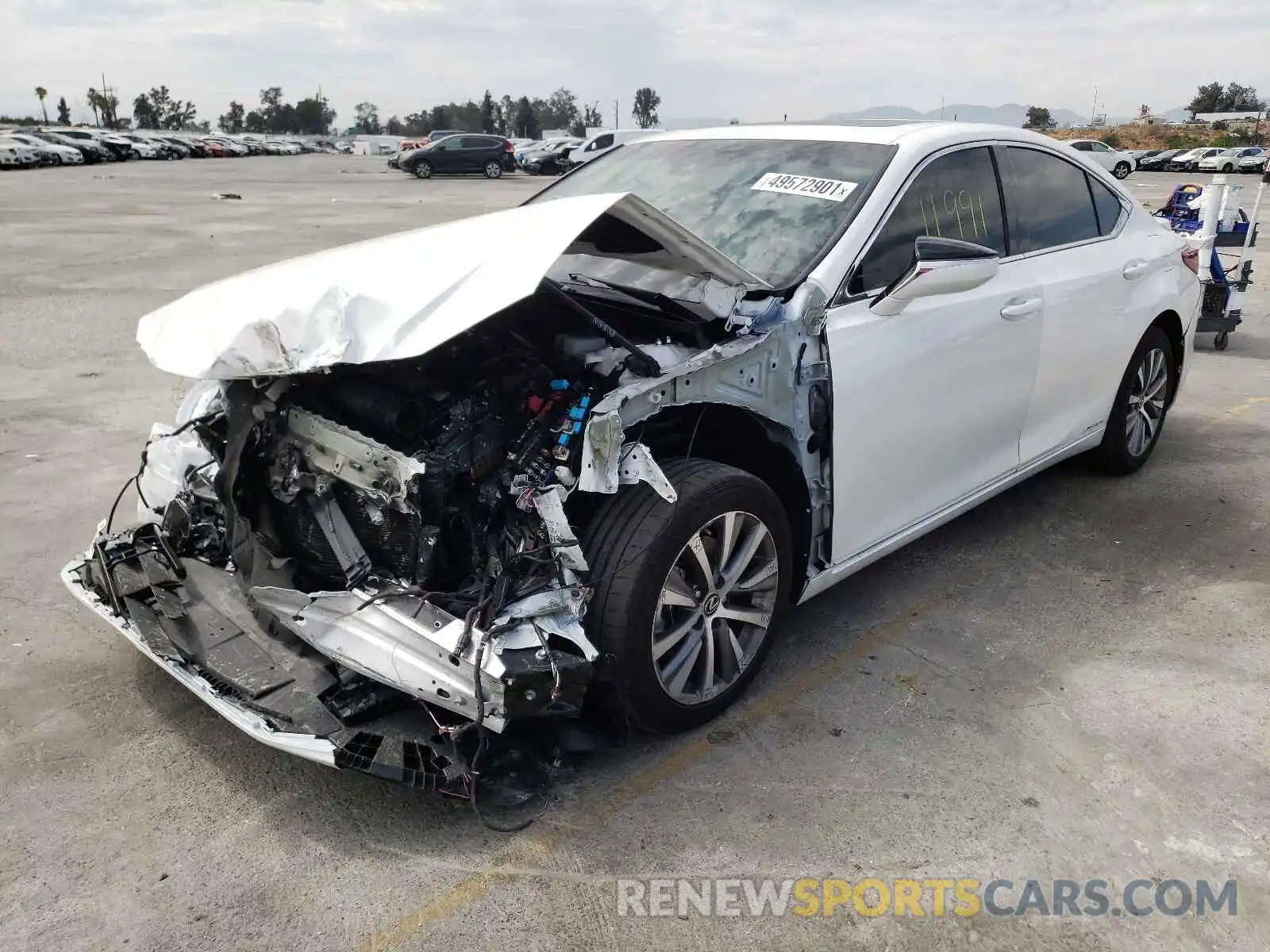 2 Photograph of a damaged car 58ACA1C16MU004917 LEXUS ES300 2021