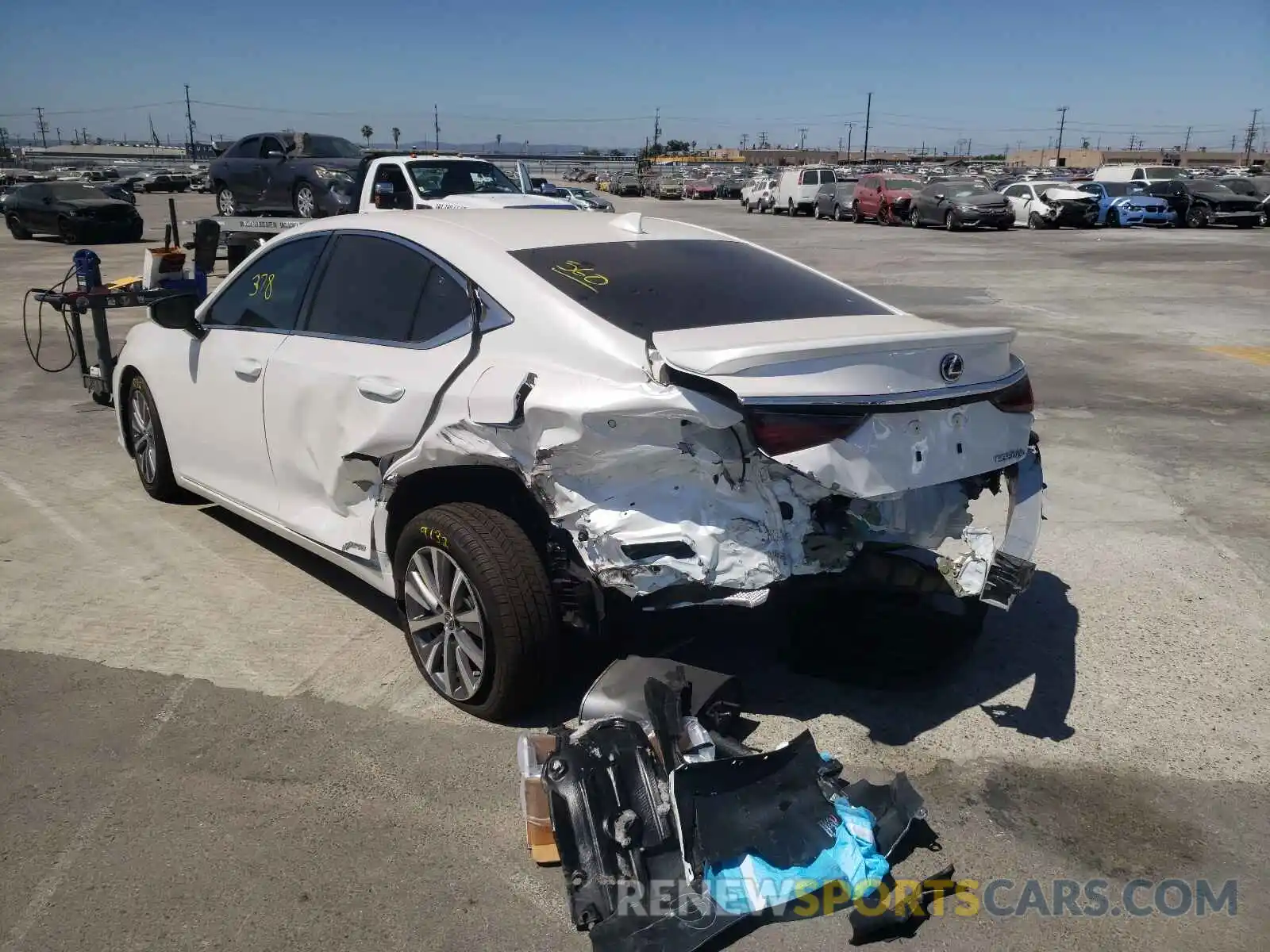 3 Photograph of a damaged car 58ACA1C18MU008032 LEXUS ES300 2021