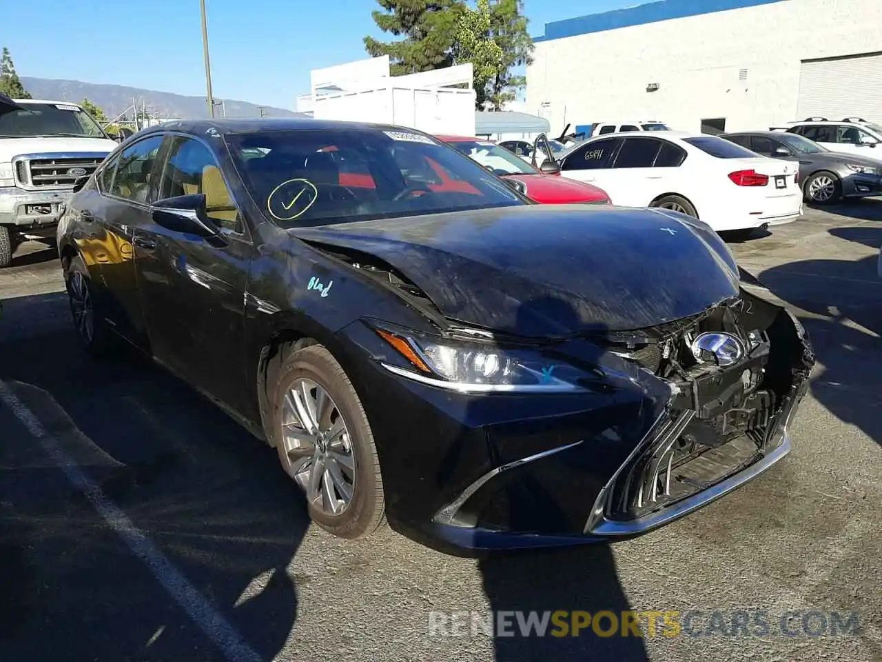 1 Photograph of a damaged car 58ACA1C18MU010458 LEXUS ES300 2021