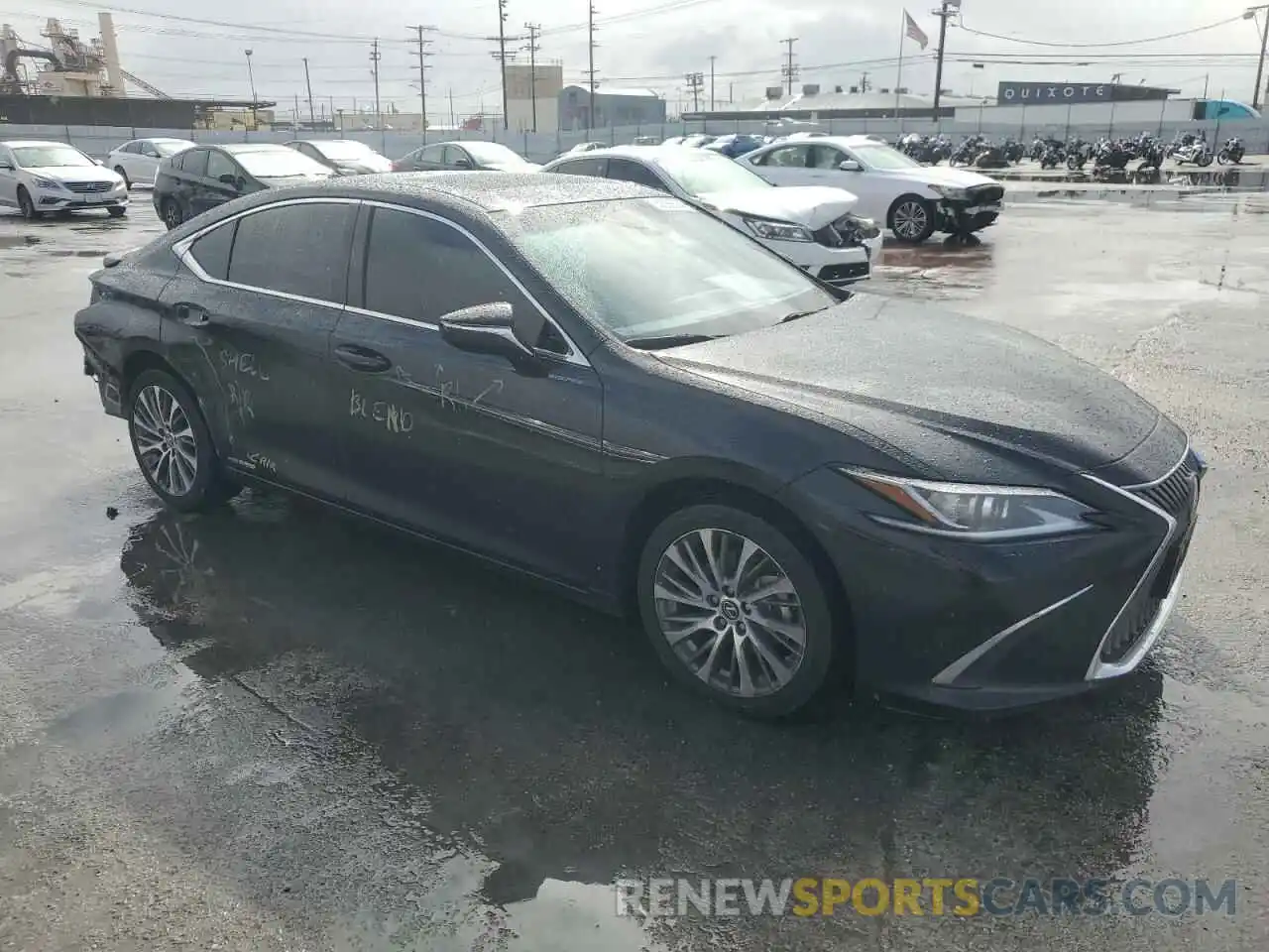 4 Photograph of a damaged car 58ADA1C10MU008689 LEXUS ES300 2021