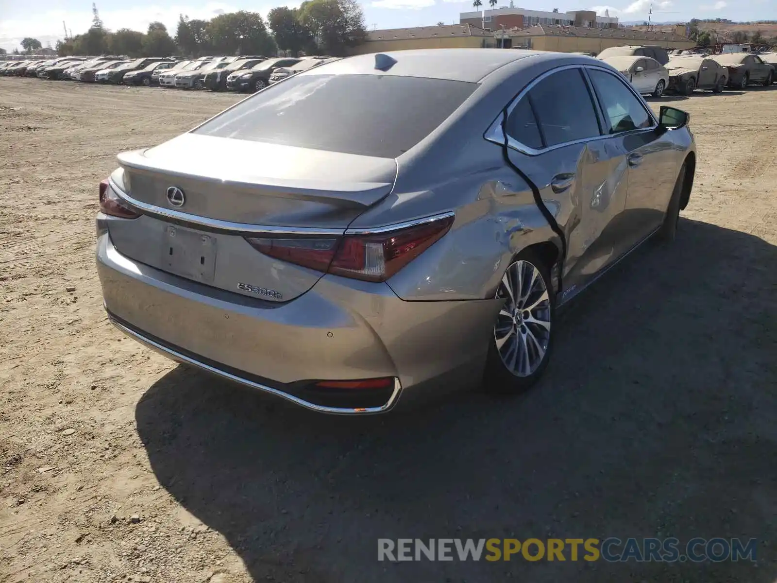 4 Photograph of a damaged car 58ADA1C11MU003680 LEXUS ES300 2021