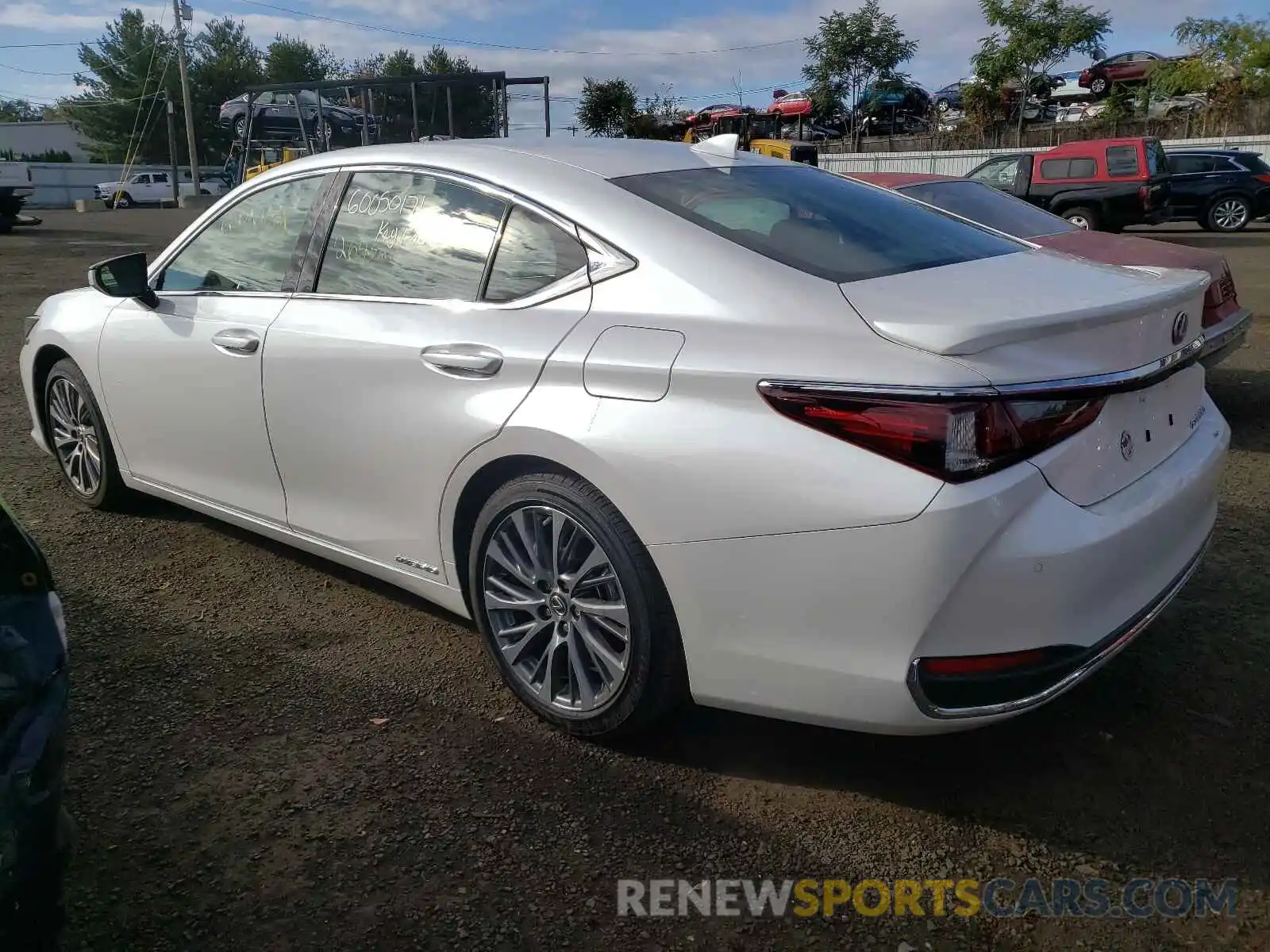 3 Photograph of a damaged car 58ADA1C12MU008287 LEXUS ES300 2021