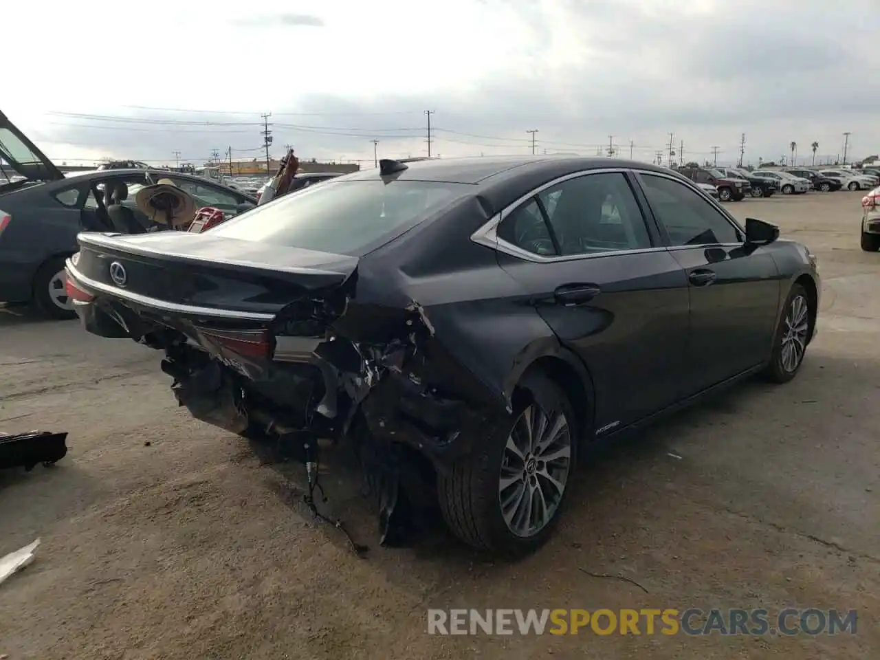 4 Фотография поврежденного автомобиля 58ADA1C12MU010444 LEXUS ES300 2021