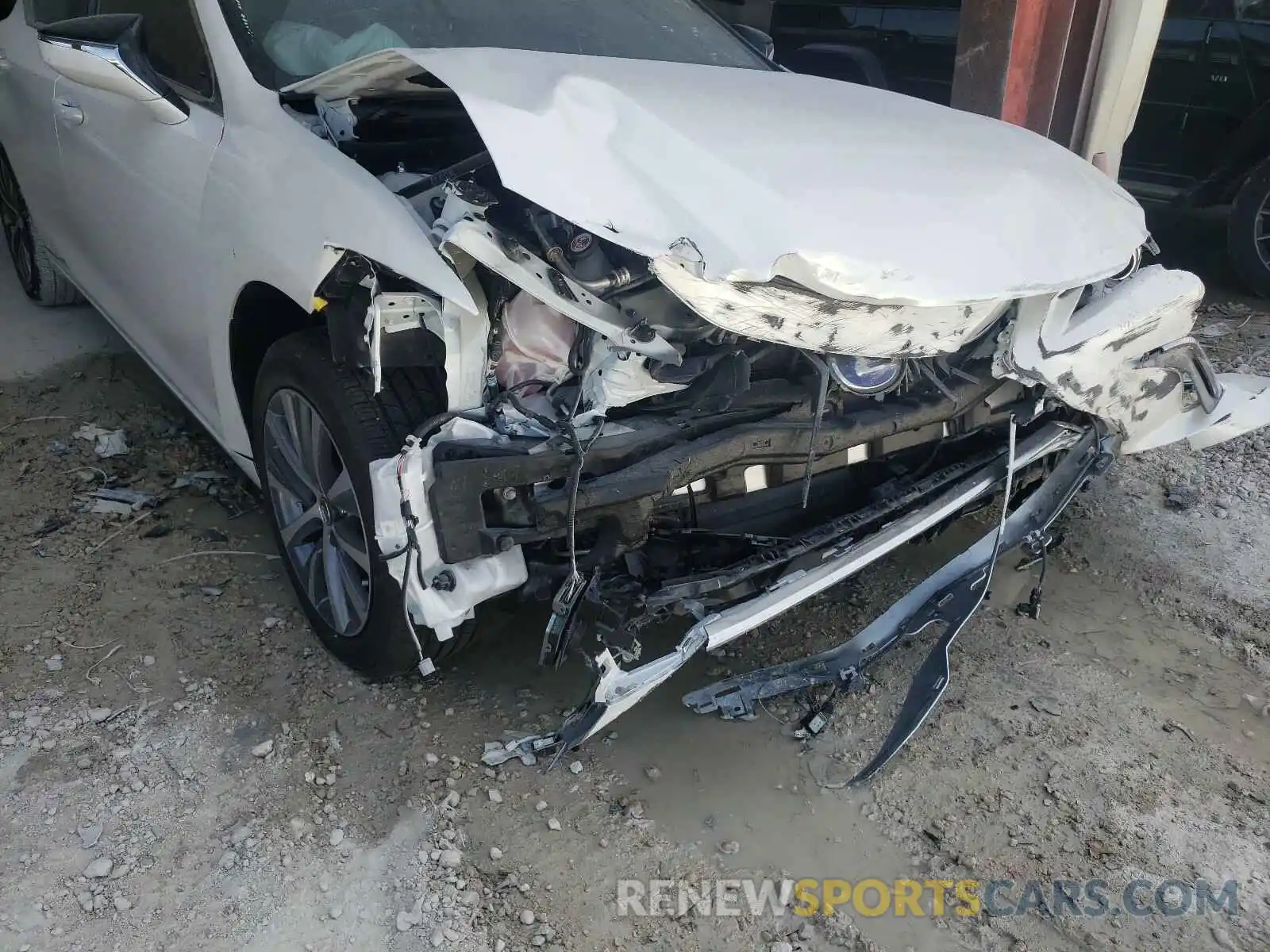 9 Photograph of a damaged car 58ADA1C13MU002711 LEXUS ES300 2021