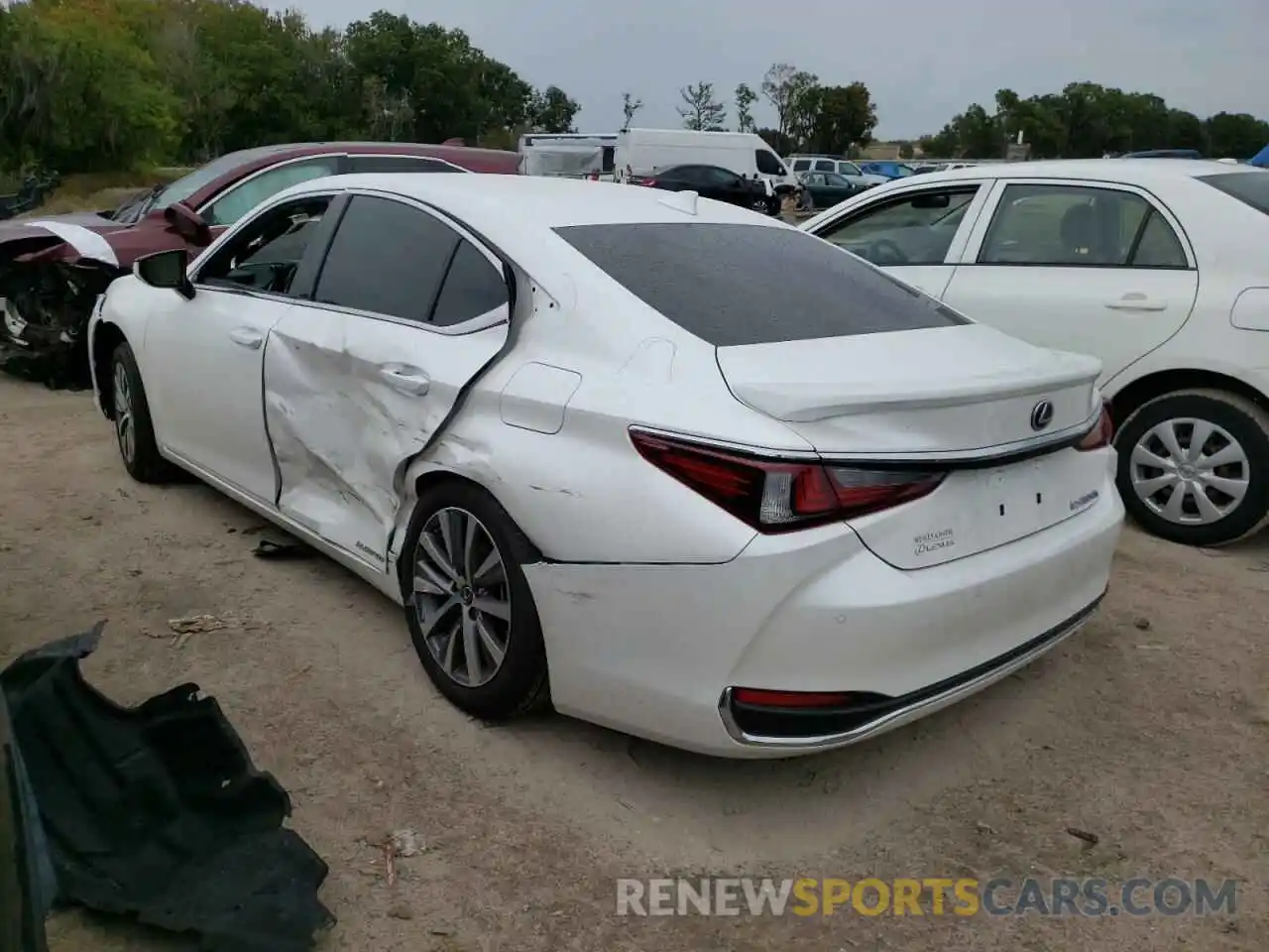 3 Photograph of a damaged car 58ADA1C14MU004600 LEXUS ES300 2021