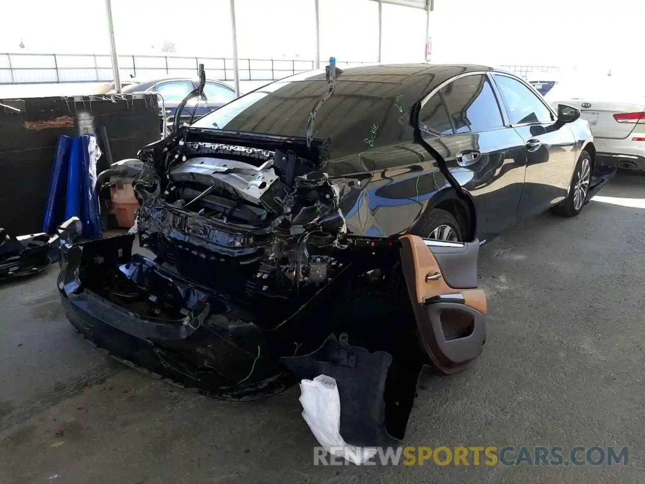 4 Photograph of a damaged car 58ADA1C14MU008551 LEXUS ES300 2021