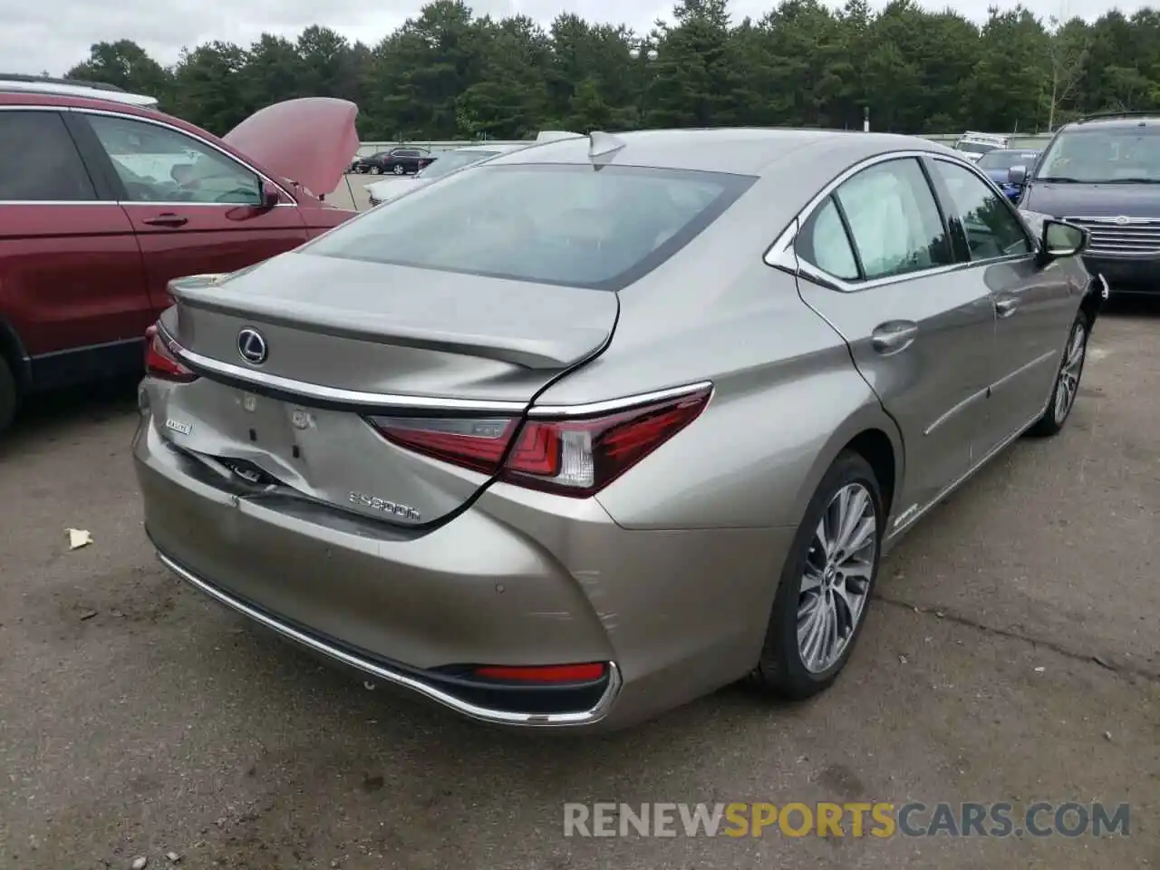 4 Photograph of a damaged car 58ADA1C15MU008428 LEXUS ES300 2021