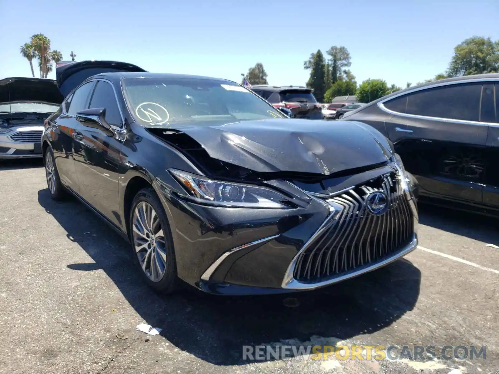 1 Photograph of a damaged car 58ADA1C16MU004940 LEXUS ES300 2021