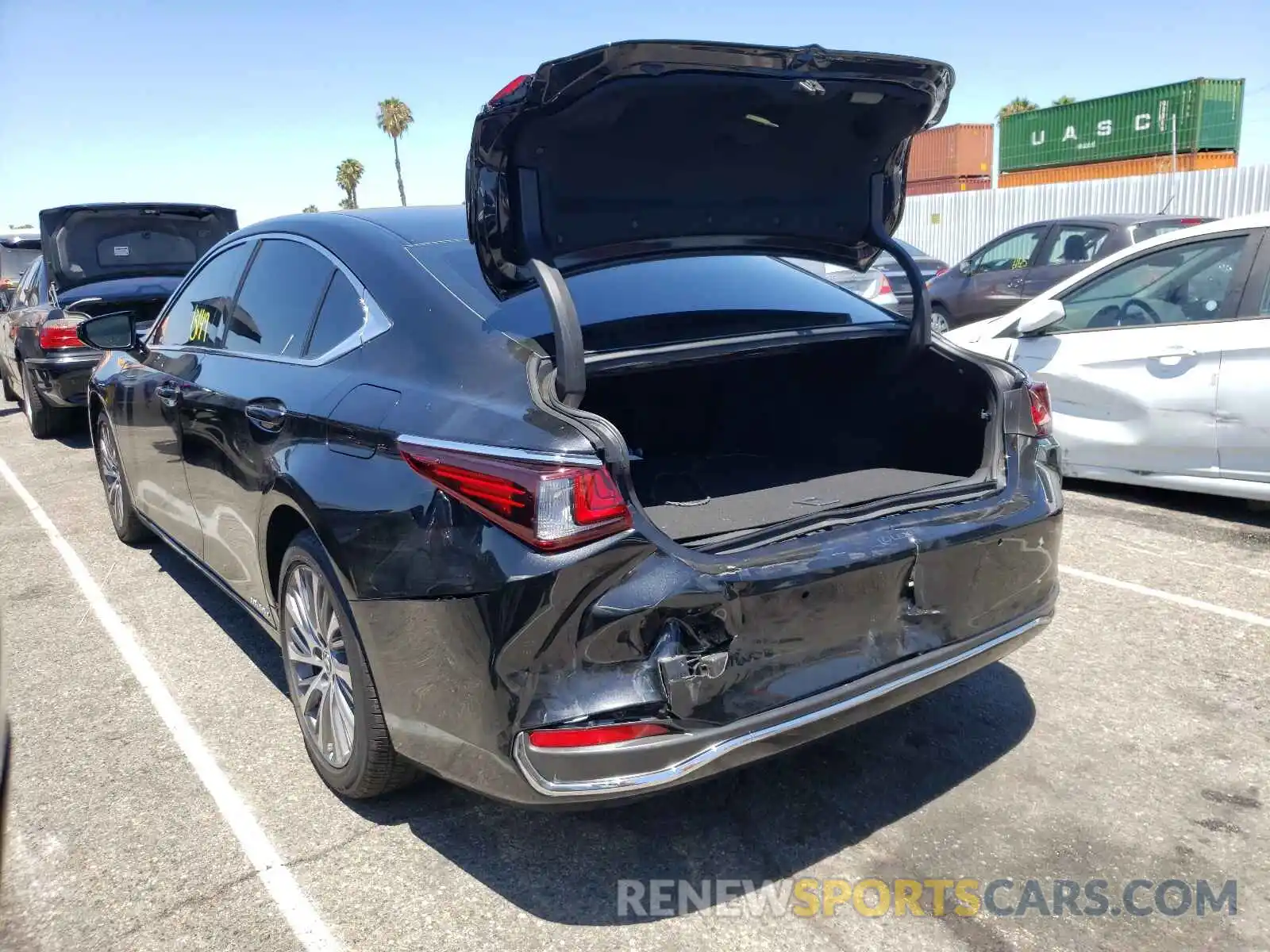 3 Photograph of a damaged car 58ADA1C16MU004940 LEXUS ES300 2021