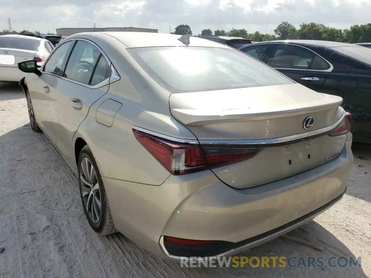 3 Photograph of a damaged car 58ADA1C16MU005523 LEXUS ES300 2021