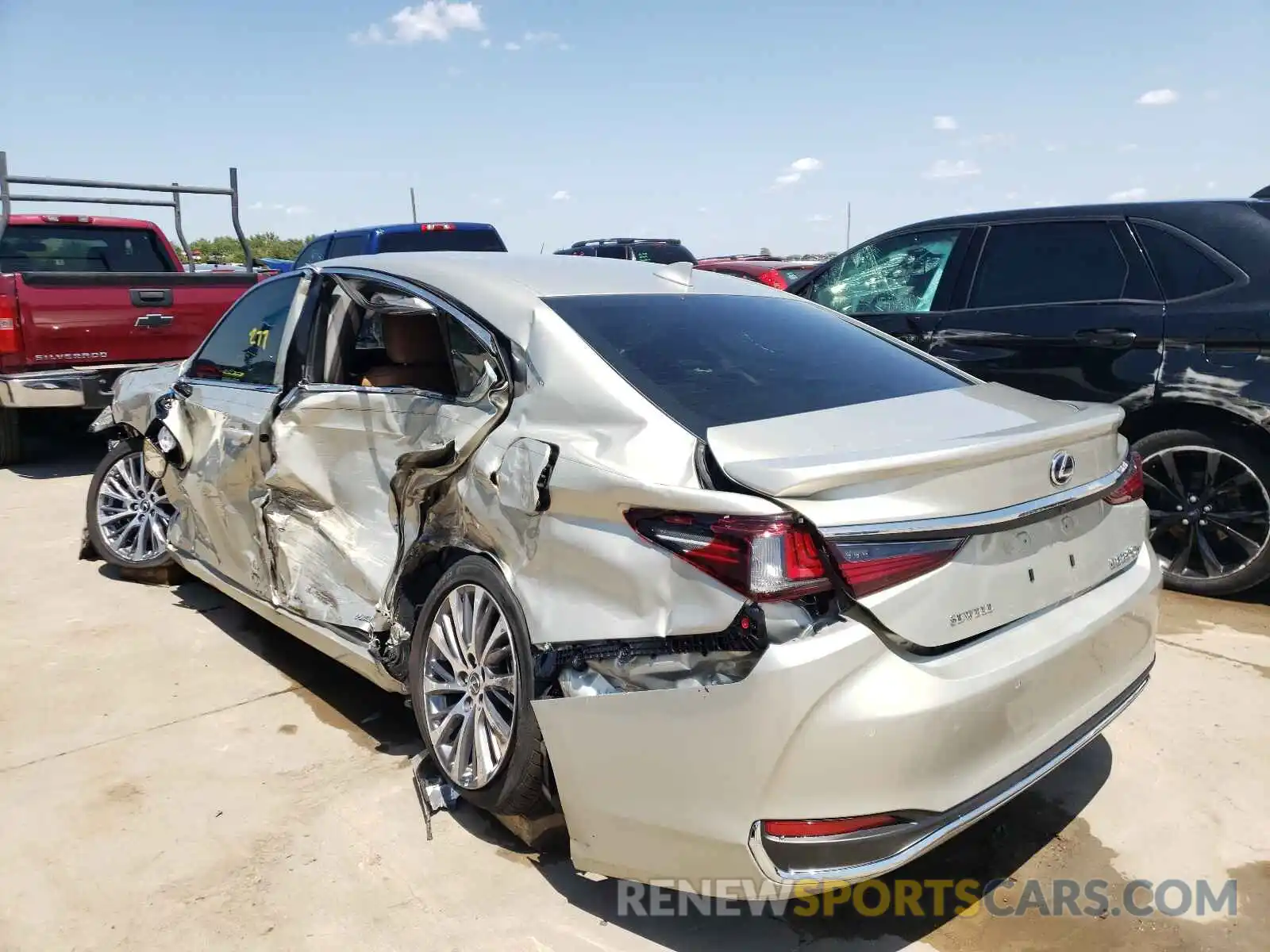 3 Photograph of a damaged car 58ADA1C16MU010463 LEXUS ES300 2021