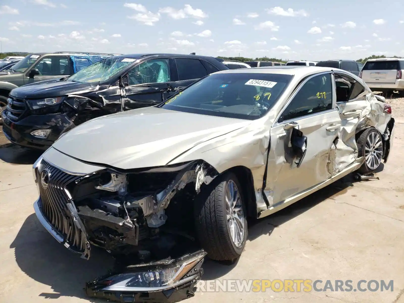 9 Photograph of a damaged car 58ADA1C16MU010463 LEXUS ES300 2021