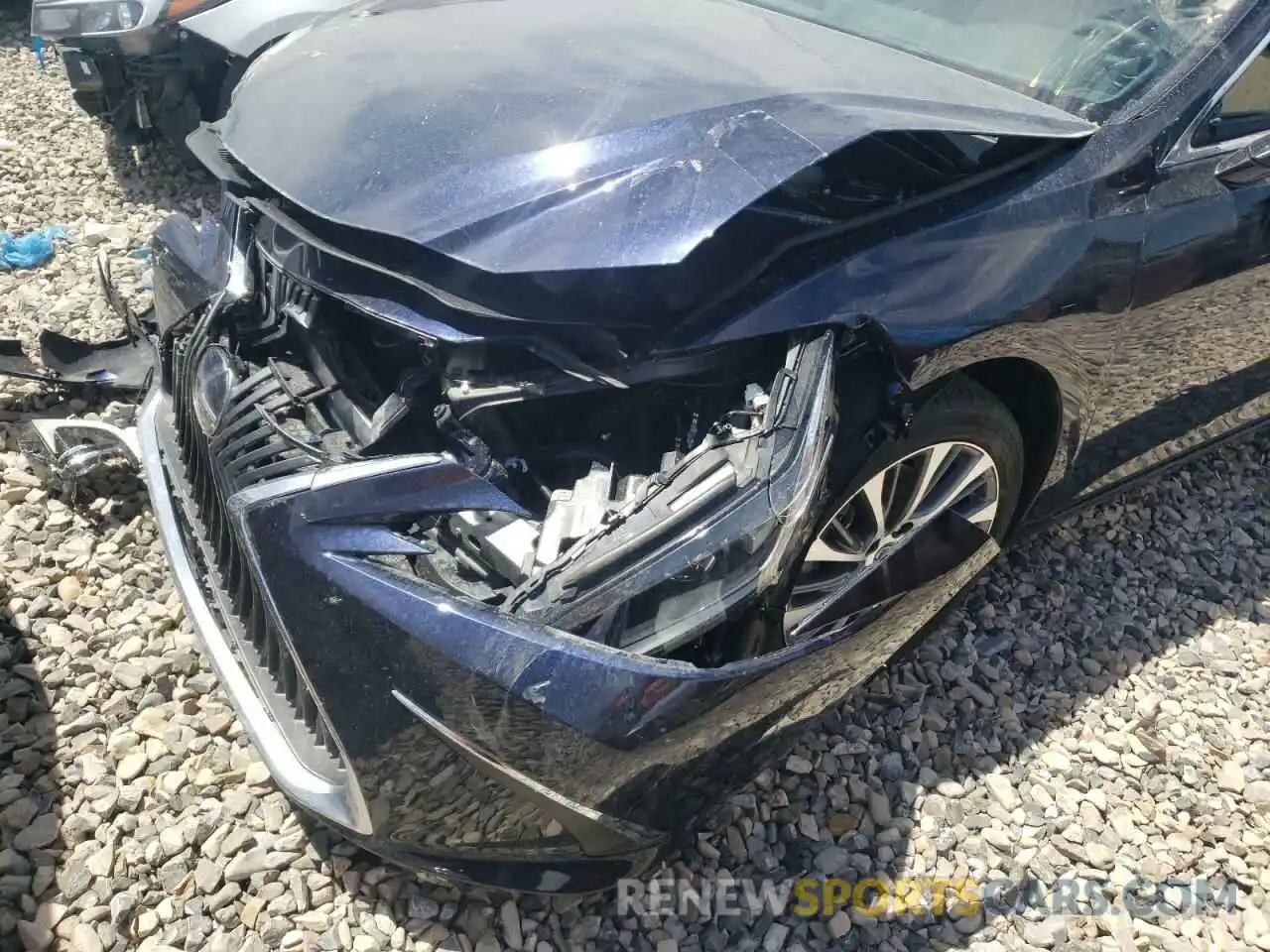 9 Photograph of a damaged car 58ADA1C16MU013072 LEXUS ES300 2021