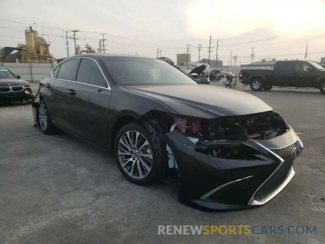 1 Photograph of a damaged car 58ADA1C17MU005885 LEXUS ES300 2021