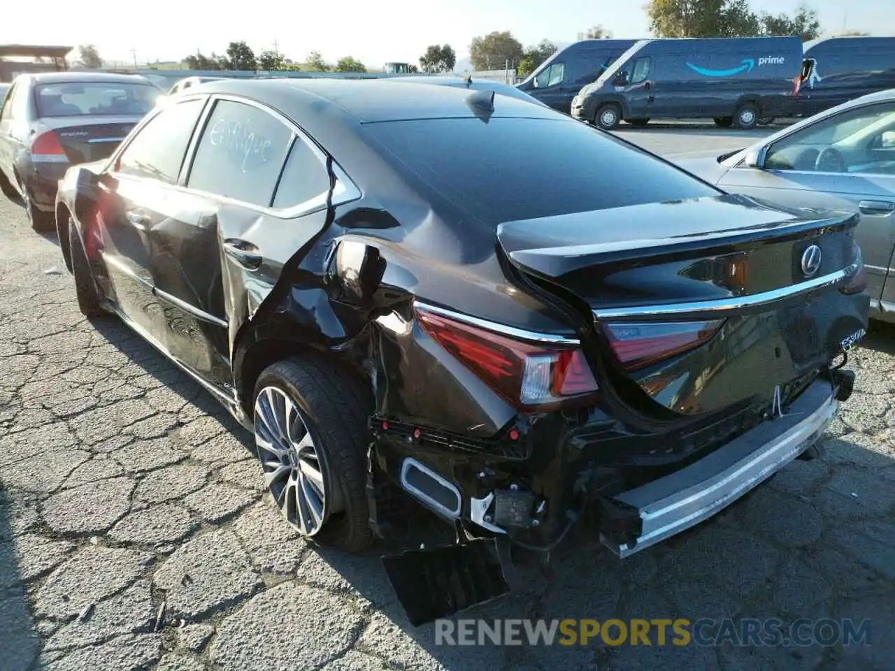 3 Photograph of a damaged car 58ADA1C17MU008799 LEXUS ES300 2021