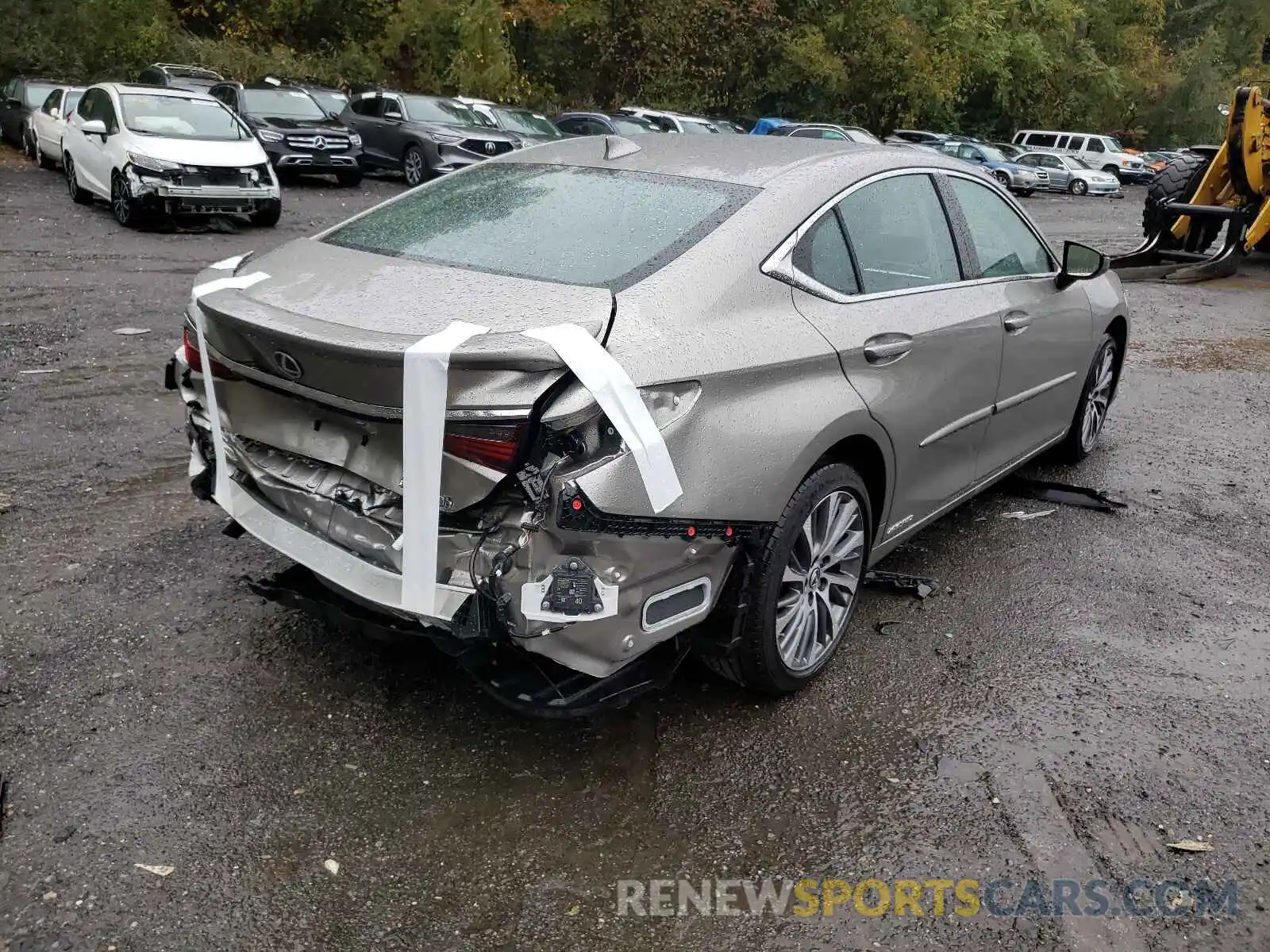 4 Photograph of a damaged car 58ADA1C17MU010200 LEXUS ES300 2021