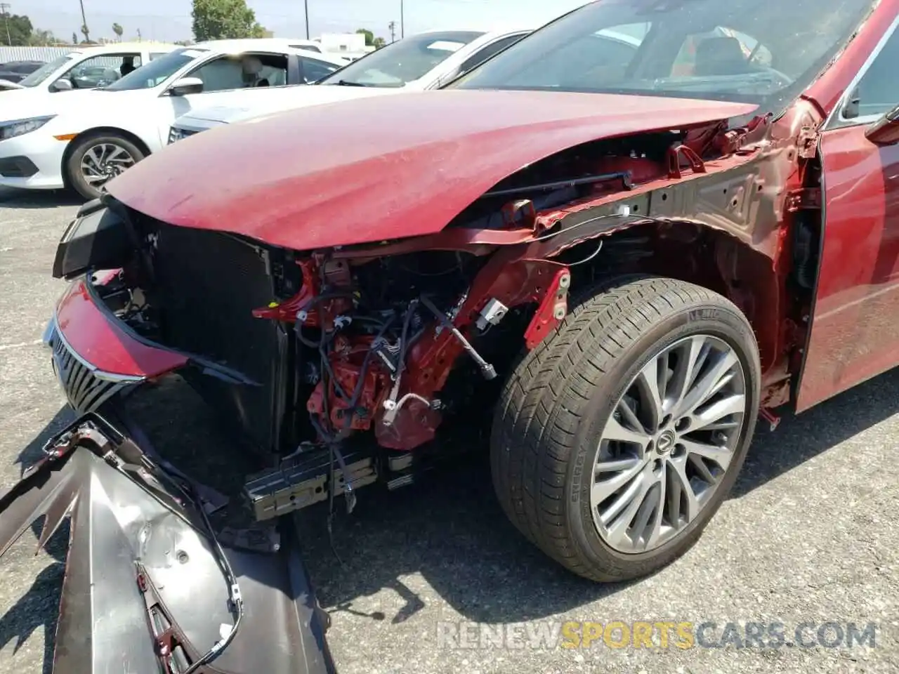 9 Photograph of a damaged car 58ADA1C18MU005944 LEXUS ES300 2021