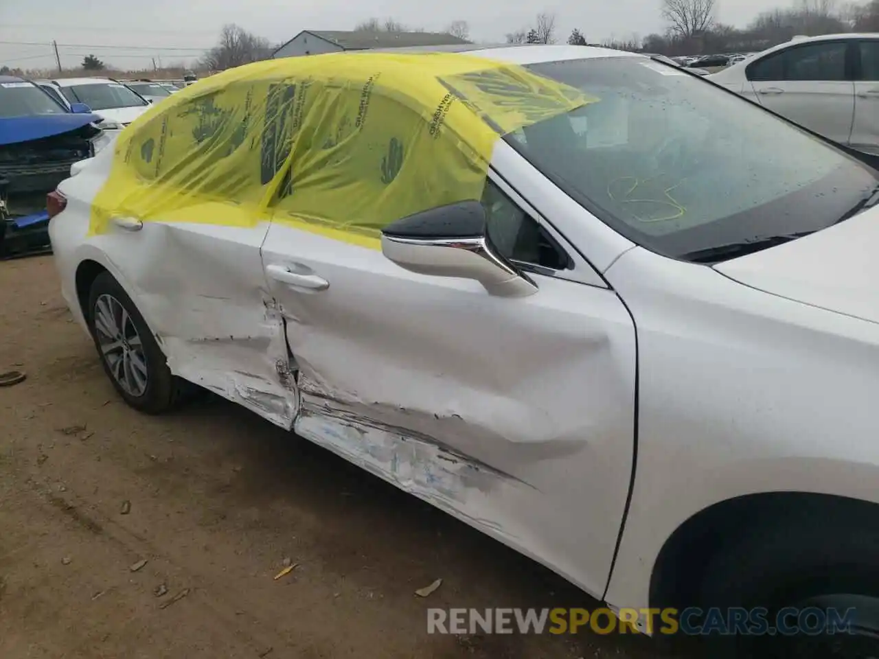 9 Photograph of a damaged car 58ADA1C18MU009024 LEXUS ES300 2021