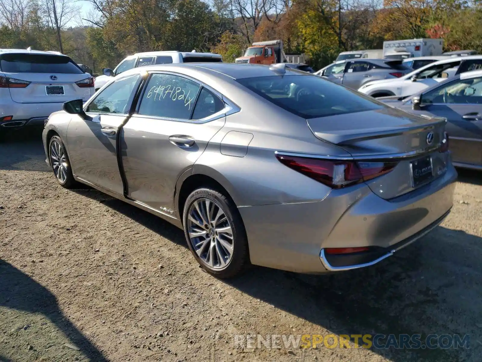 3 Photograph of a damaged car 58ADA1C18MU010660 LEXUS ES300 2021