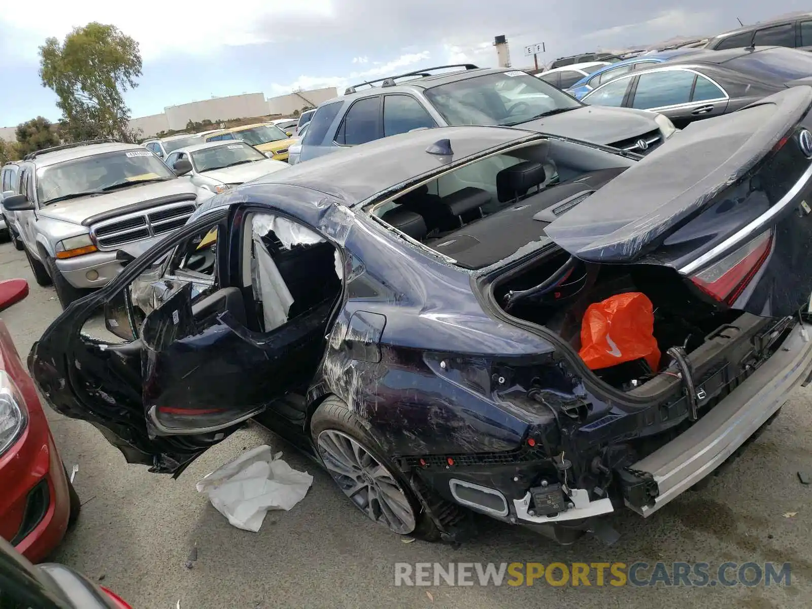 3 Photograph of a damaged car 58ADA1C19MU001398 LEXUS ES300 2021