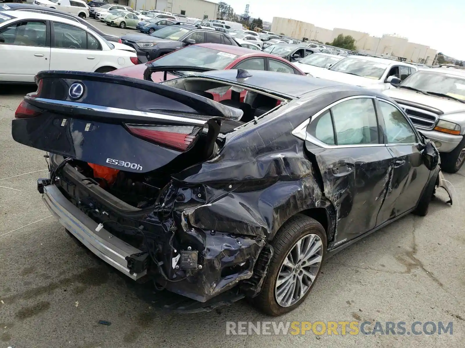 4 Photograph of a damaged car 58ADA1C19MU001398 LEXUS ES300 2021