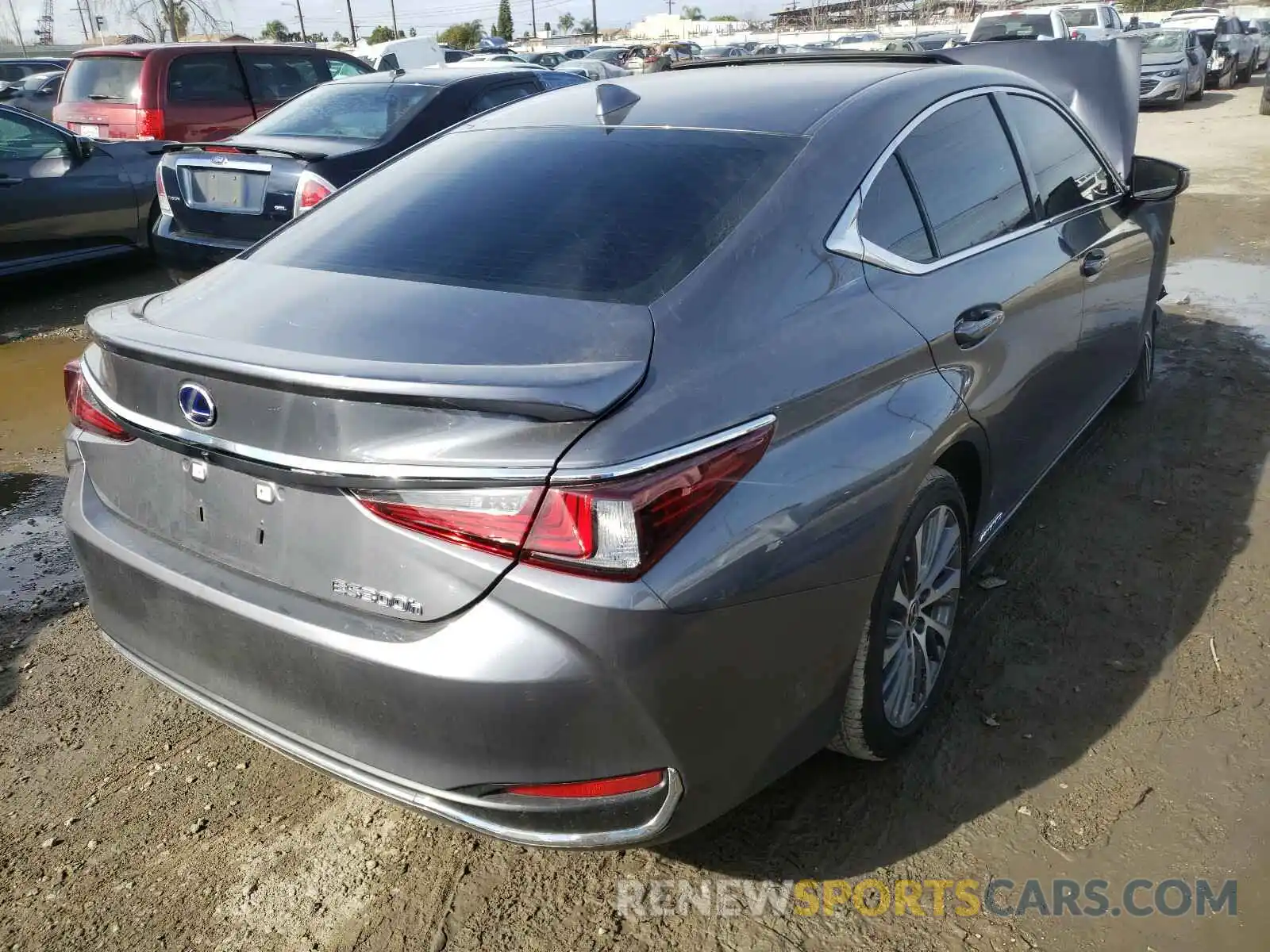 4 Photograph of a damaged car 58ADA1C19MU002714 LEXUS ES300 2021