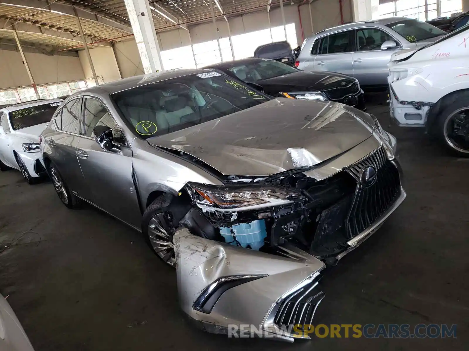 1 Photograph of a damaged car 58AEA1C10MU004517 LEXUS ES300 2021