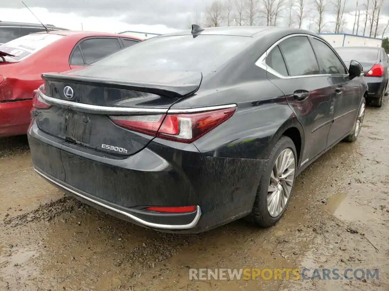 4 Photograph of a damaged car 58AEA1C18MU001302 LEXUS ES300 2021