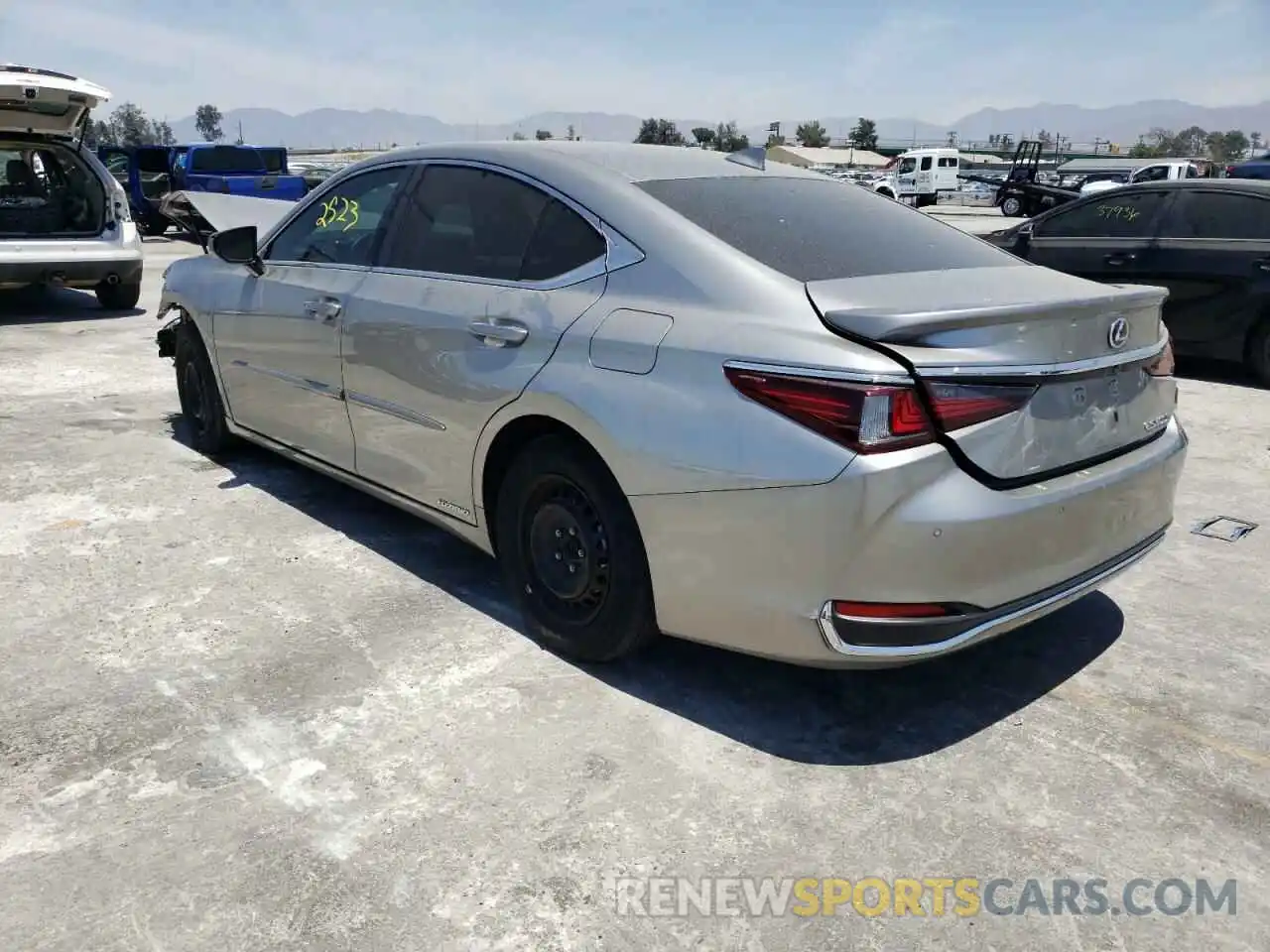 3 Photograph of a damaged car 58AEA1C18MU004507 LEXUS ES300 2021