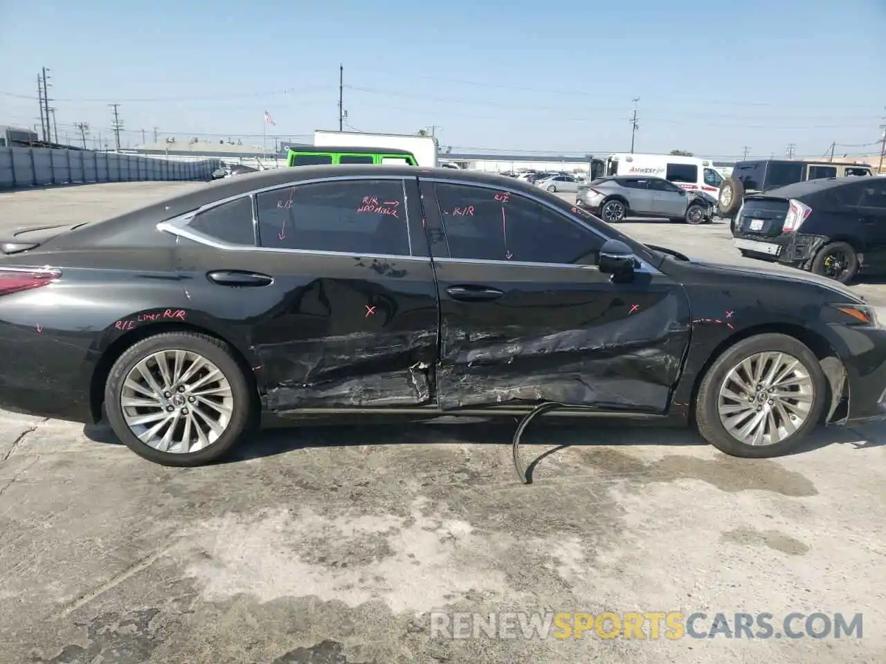 9 Photograph of a damaged car 58AEA1C19MU002054 LEXUS ES300 2021