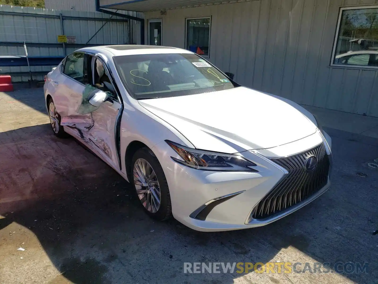 1 Photograph of a damaged car 58AFA1C13MU002278 LEXUS ES300 2021