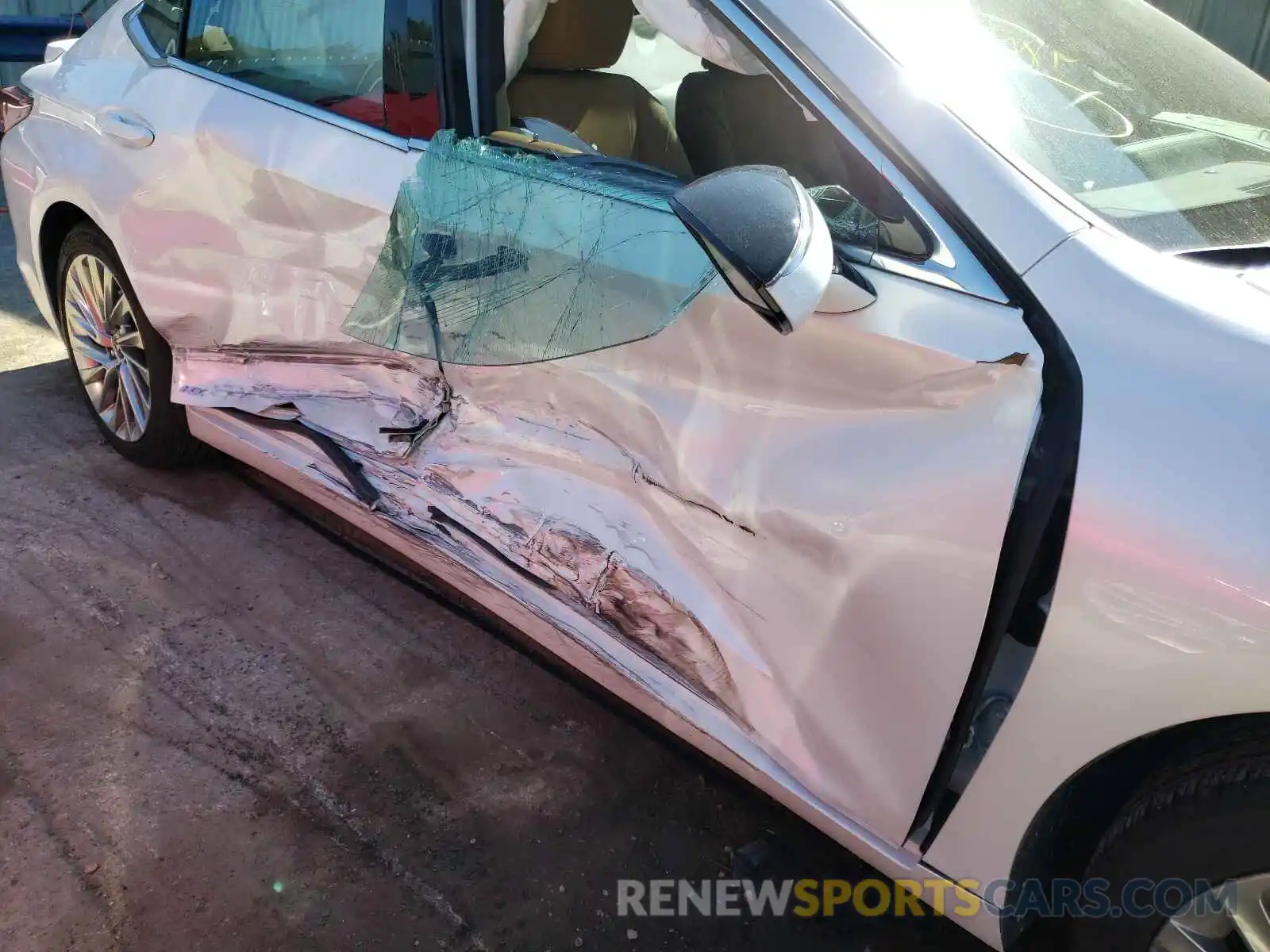 9 Photograph of a damaged car 58AFA1C13MU002278 LEXUS ES300 2021