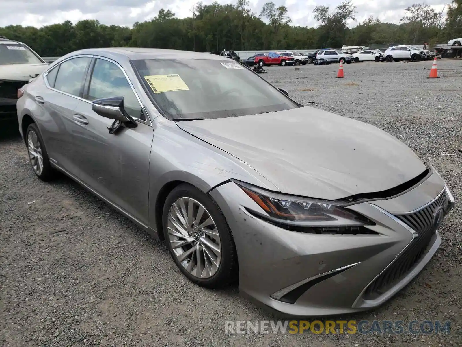 1 Photograph of a damaged car 58AFA1C13MU004063 LEXUS ES300 2021