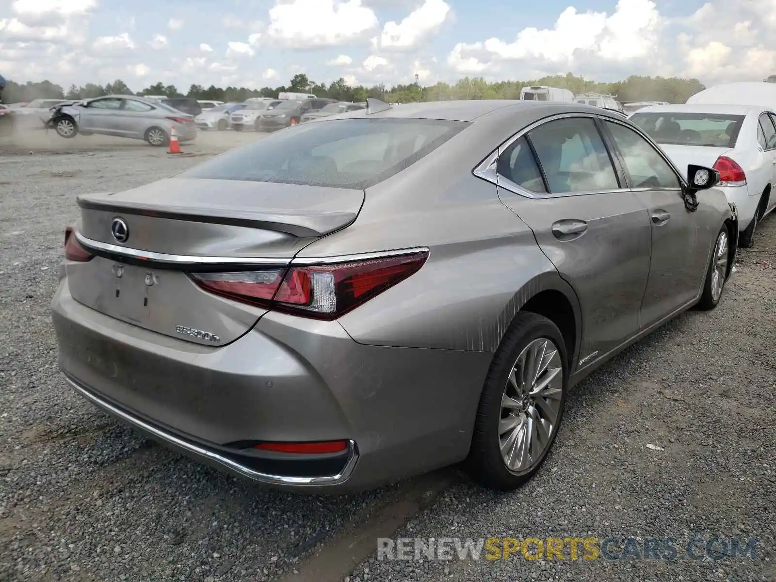 4 Photograph of a damaged car 58AFA1C13MU004063 LEXUS ES300 2021