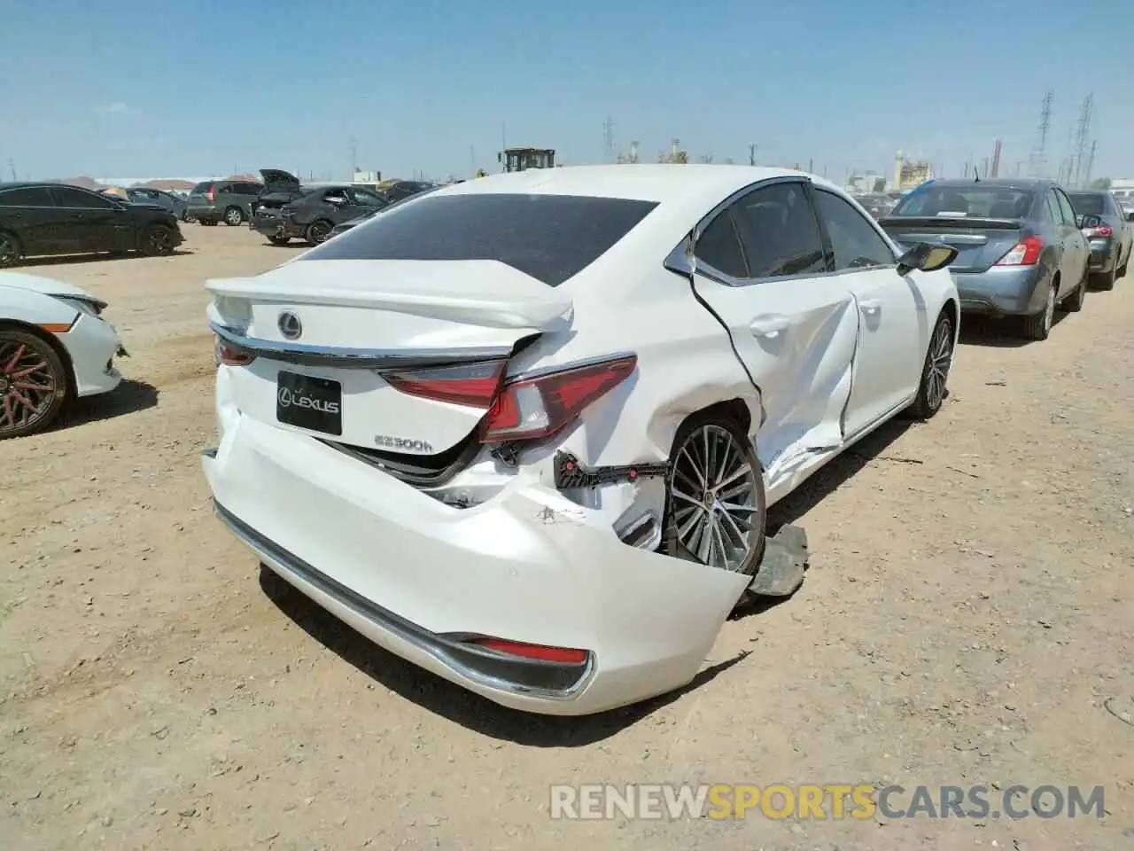 9 Photograph of a damaged car 58ADA1C10NU017748 LEXUS ES300 2022